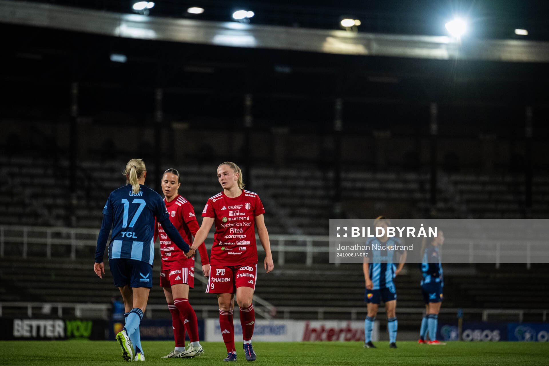 Djurgårdens Sara Lilja Vidlund och Piteås Tuva Skoog