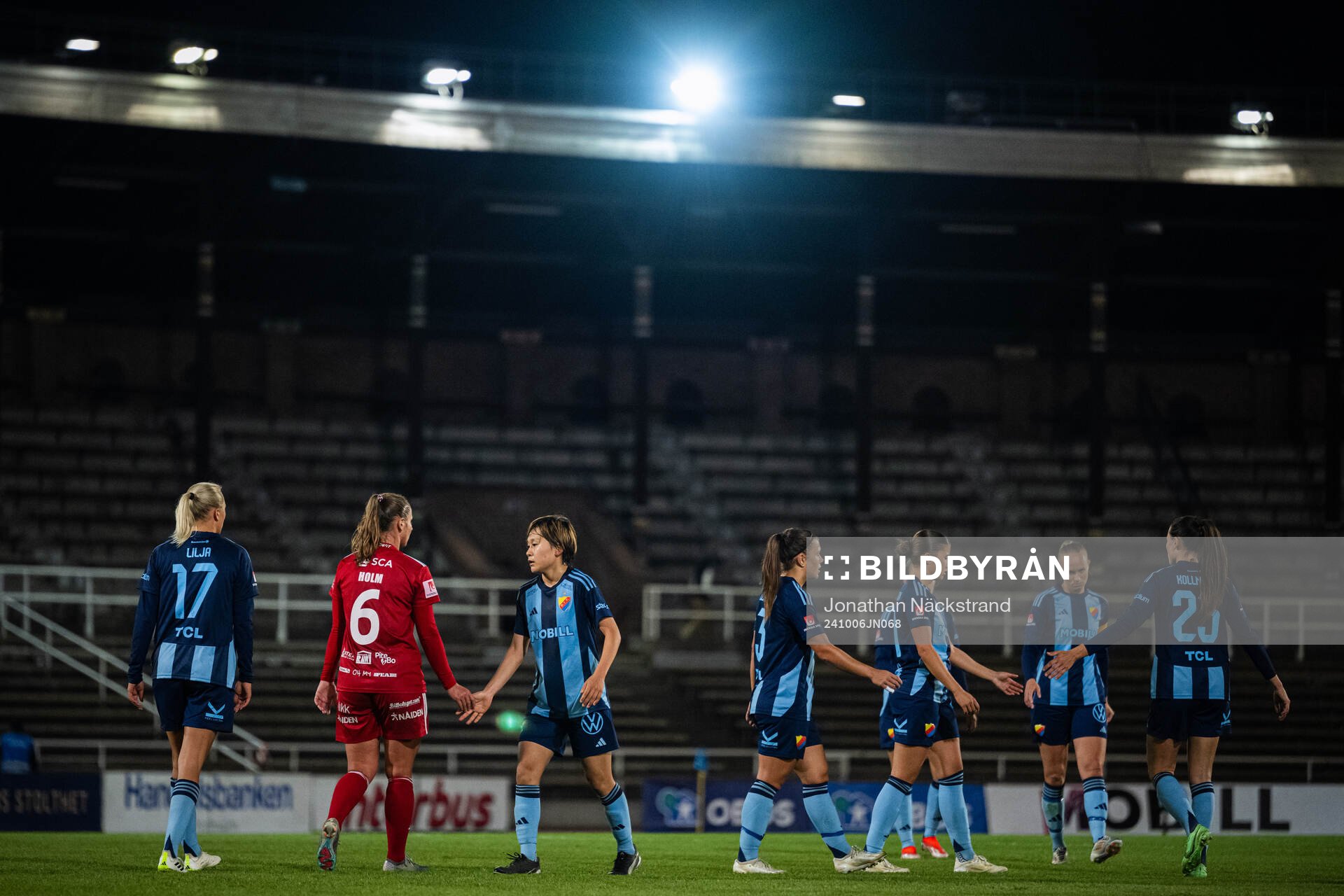 Djurgårdens Shinomi Koyama och Piteås Olivia Holm