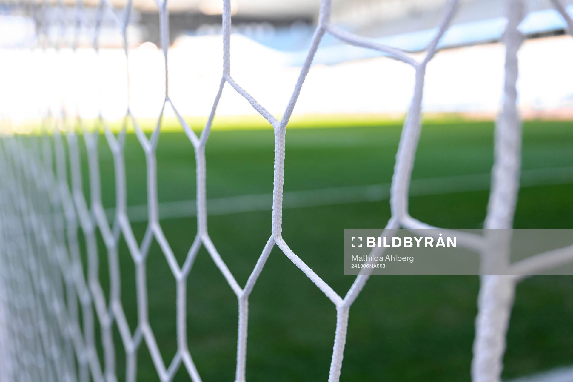 Nätmaskor inför fotbollsmatchen i Allsvenskan mellan Malmö FF och Värnamo den 6 oktober 2024 i Malmö. 