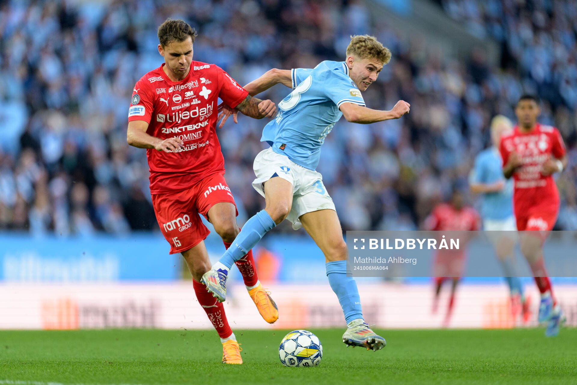 Värnamos Michael Steinwender och Malmö FFs Hugo Bolin