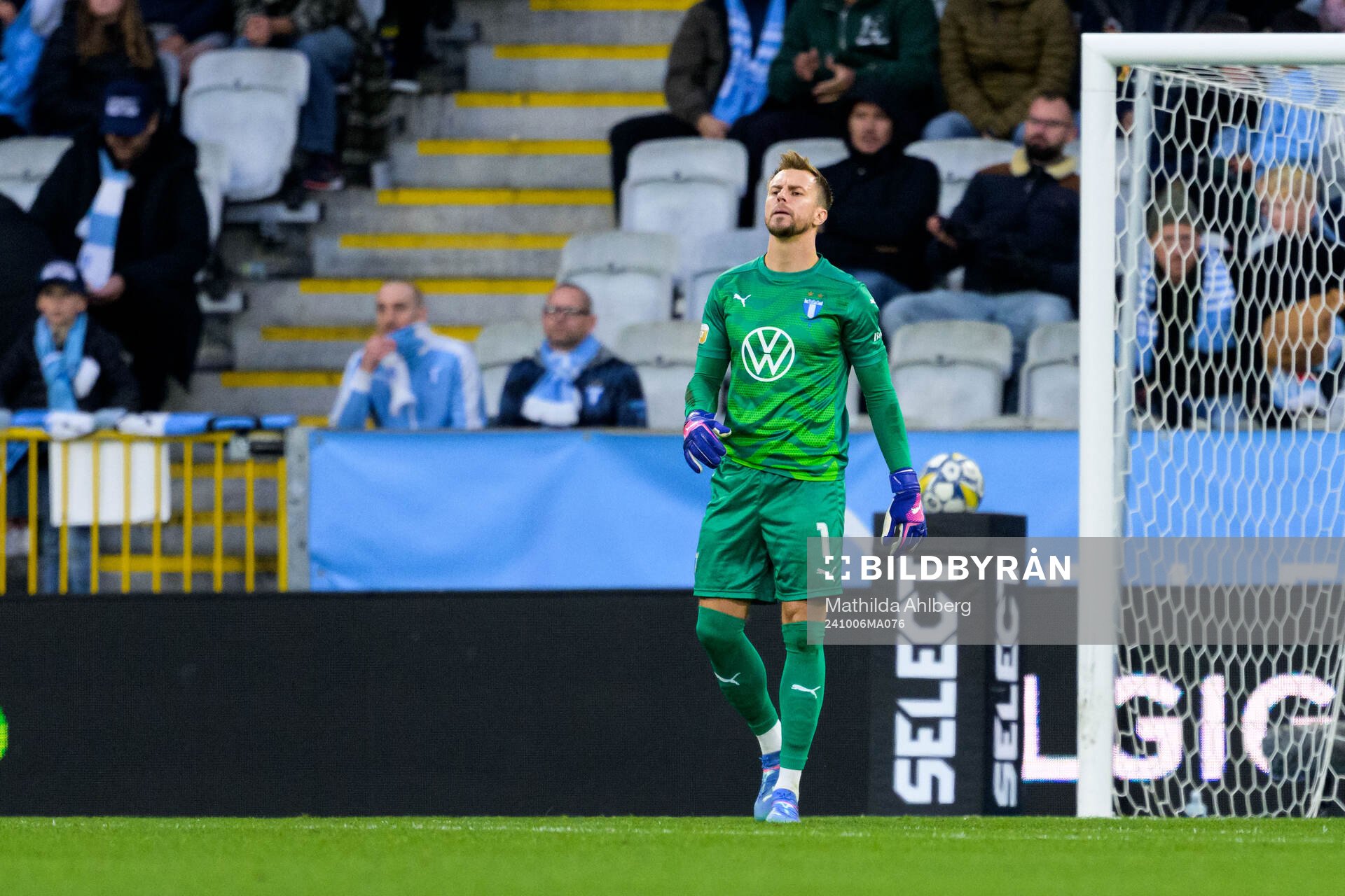 Malmö FFs Ricardo Friedrich deppar