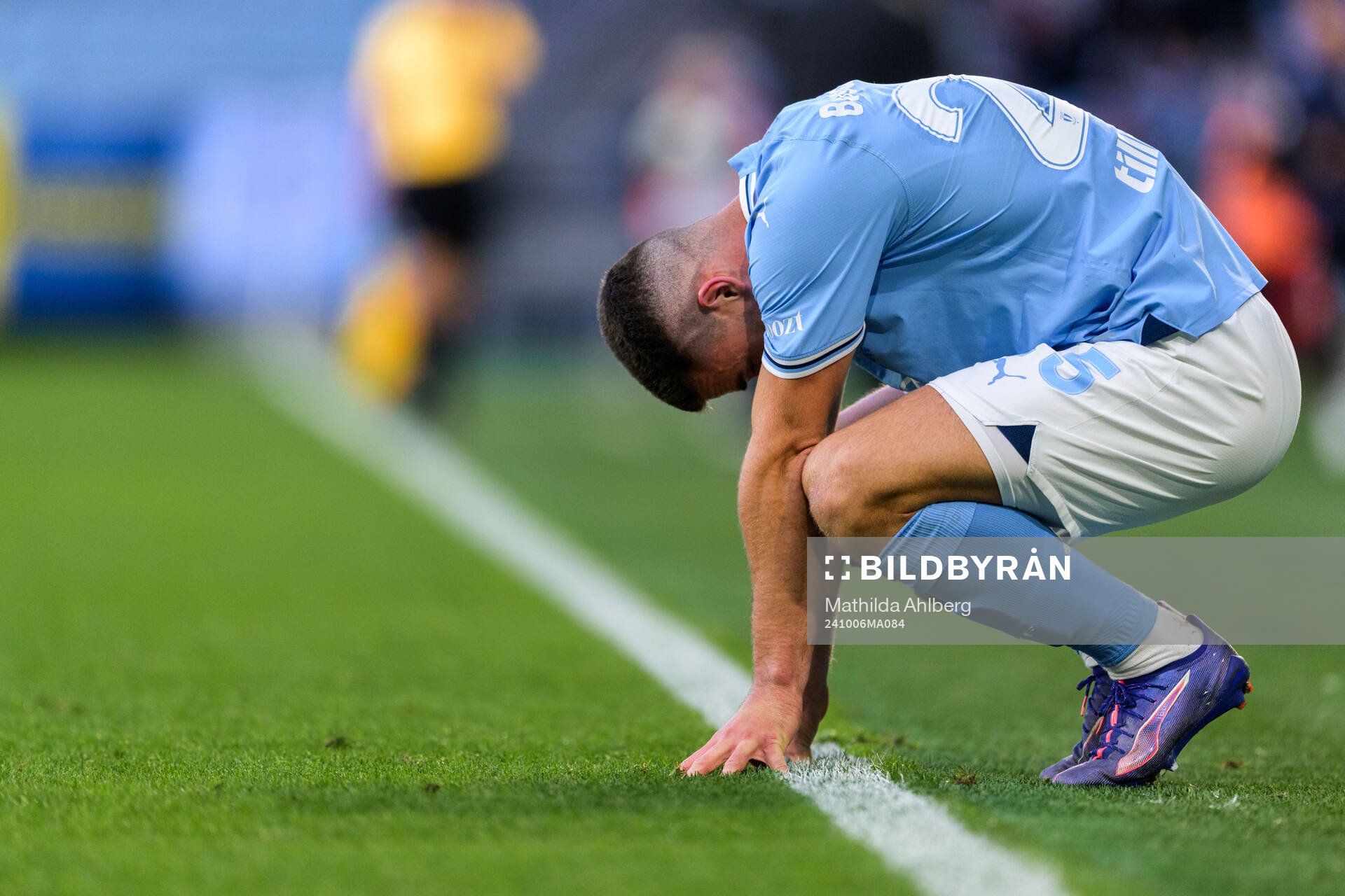 Malmö FFs Gabriel Busanello deppar
