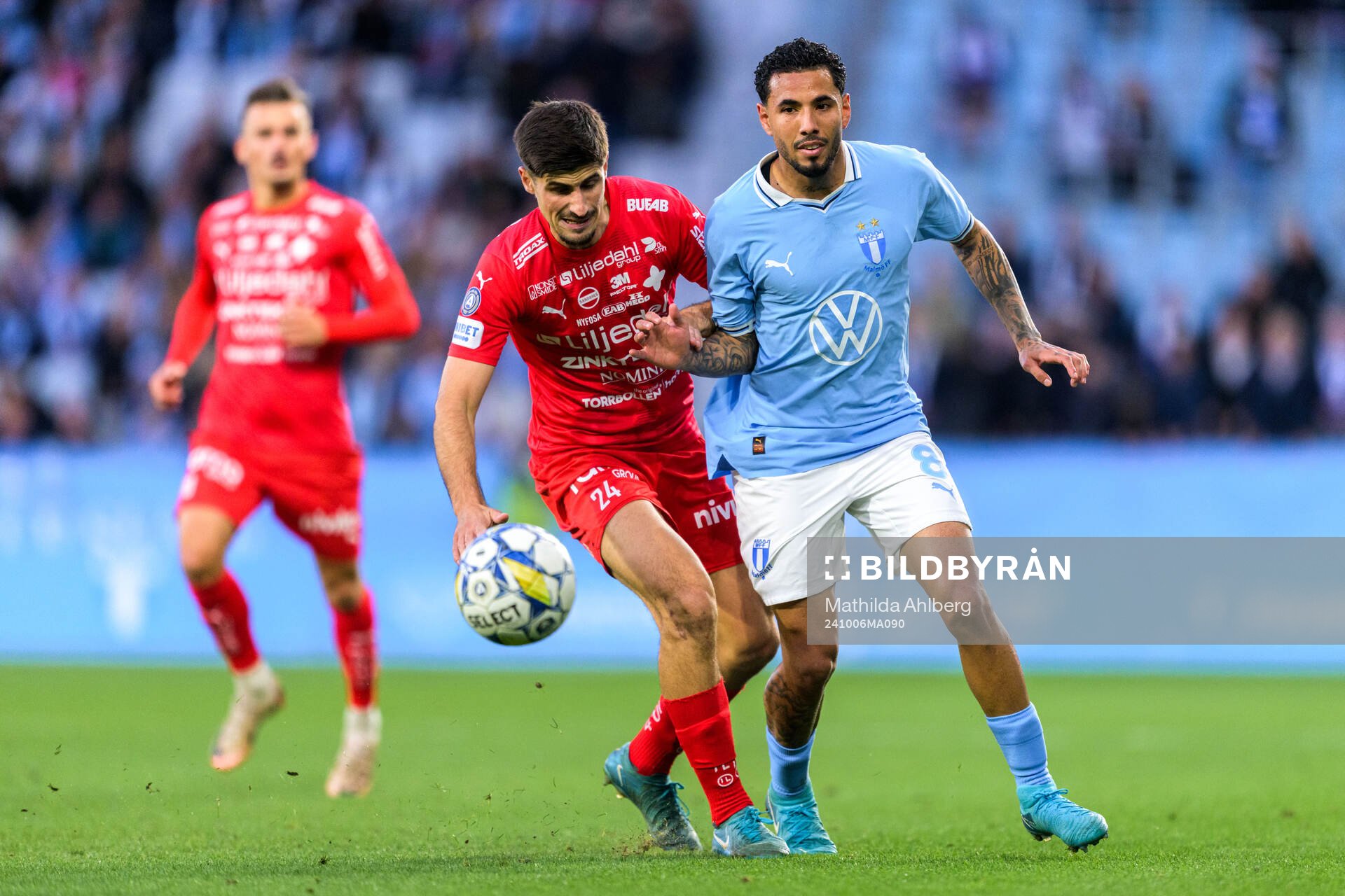 Värnamos Emin Grozdanic och Malmö FFs Sergio Pena