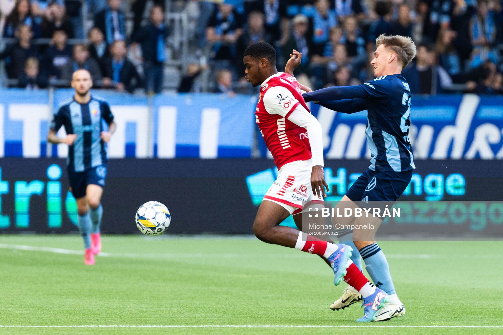Kalmars Vince Osuji och Djurgårdens Santeri Haarala