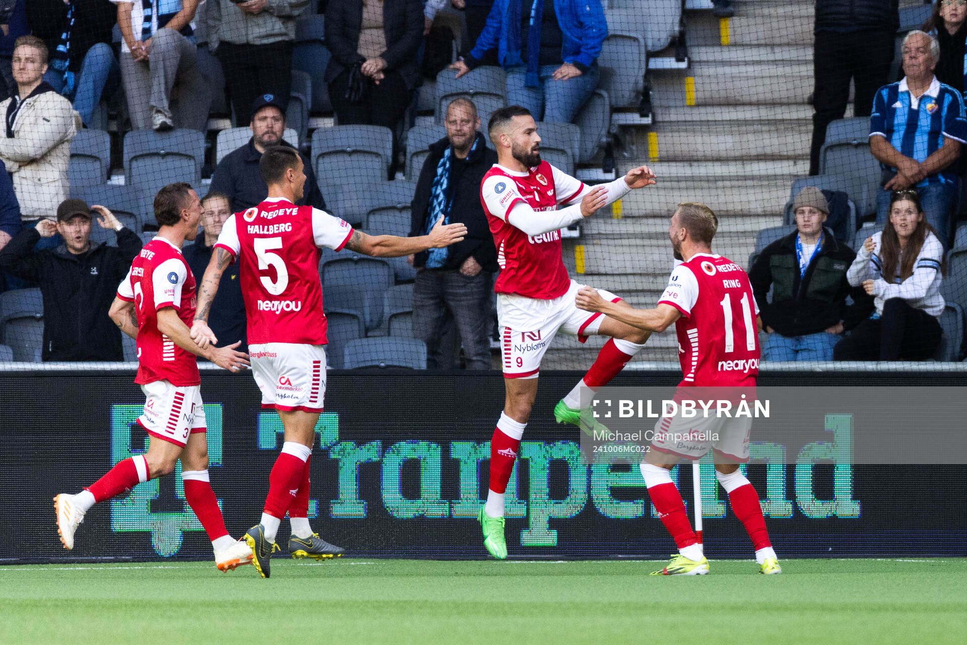 Kalmars Dino Islamovic jublar med Jonathan Ring