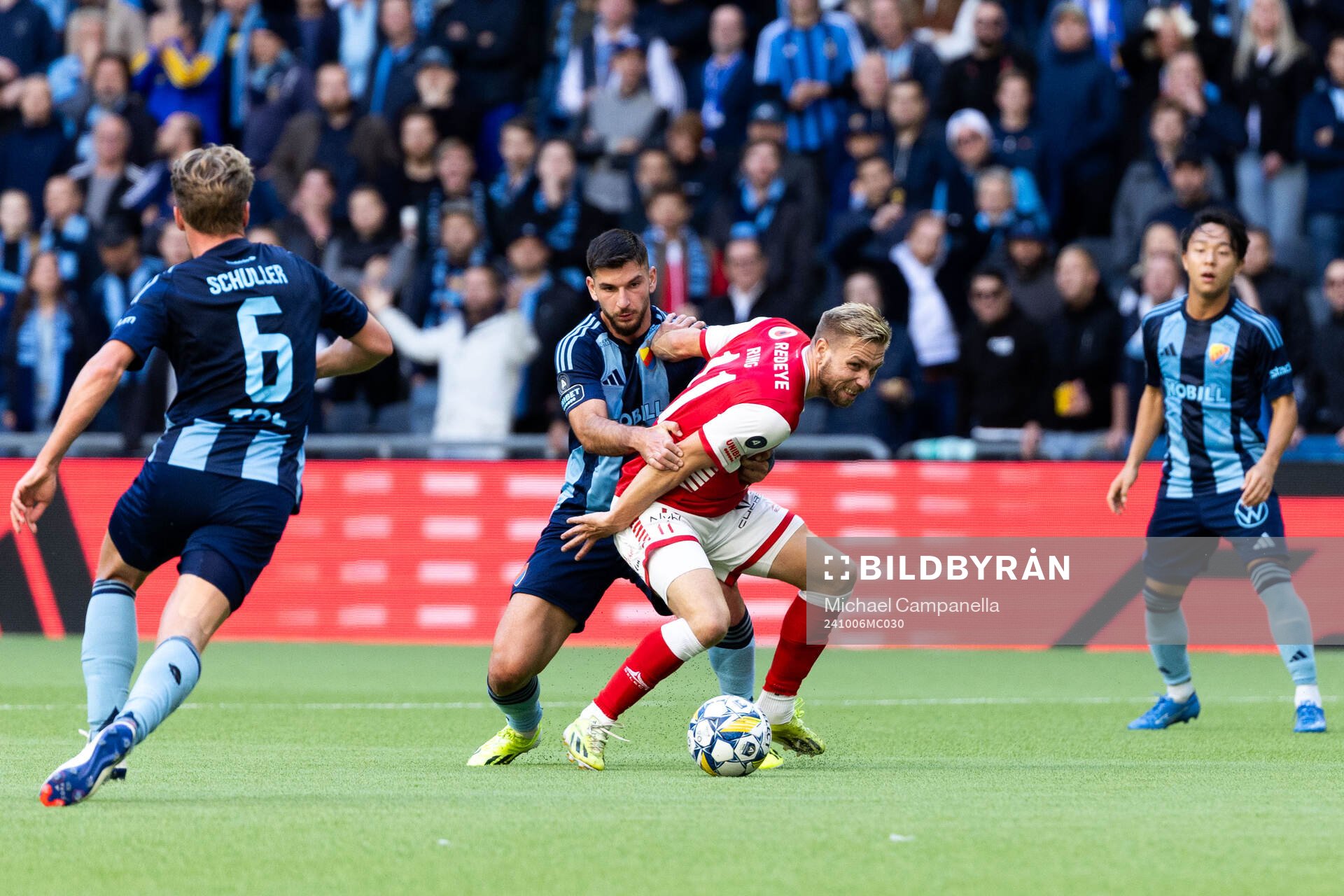 Djurgårdens Besard Sabovic och Kalmars Jonathan Ring