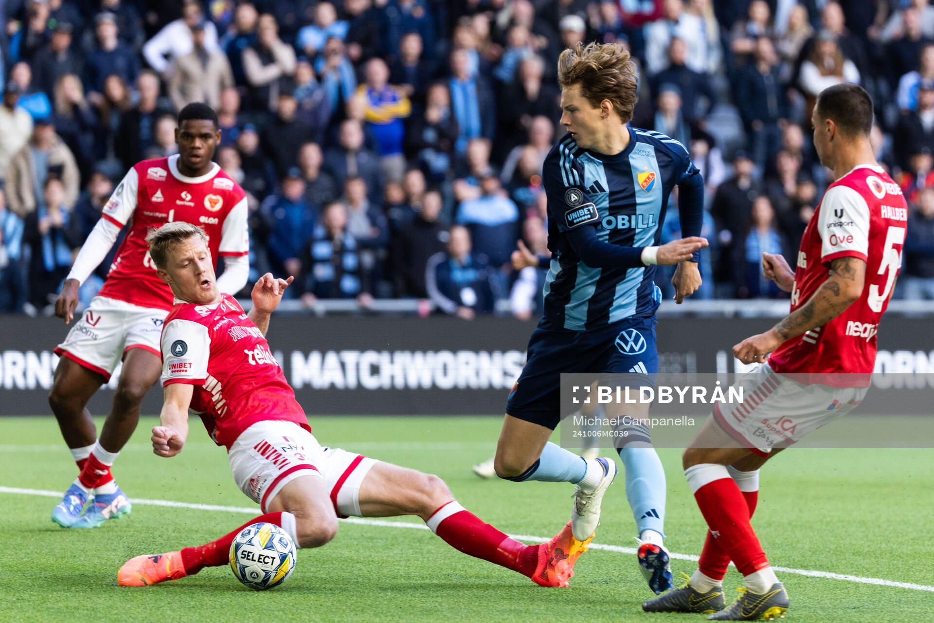 Kalmars Lars Saetra och Djurgårdens August Priske Flyger