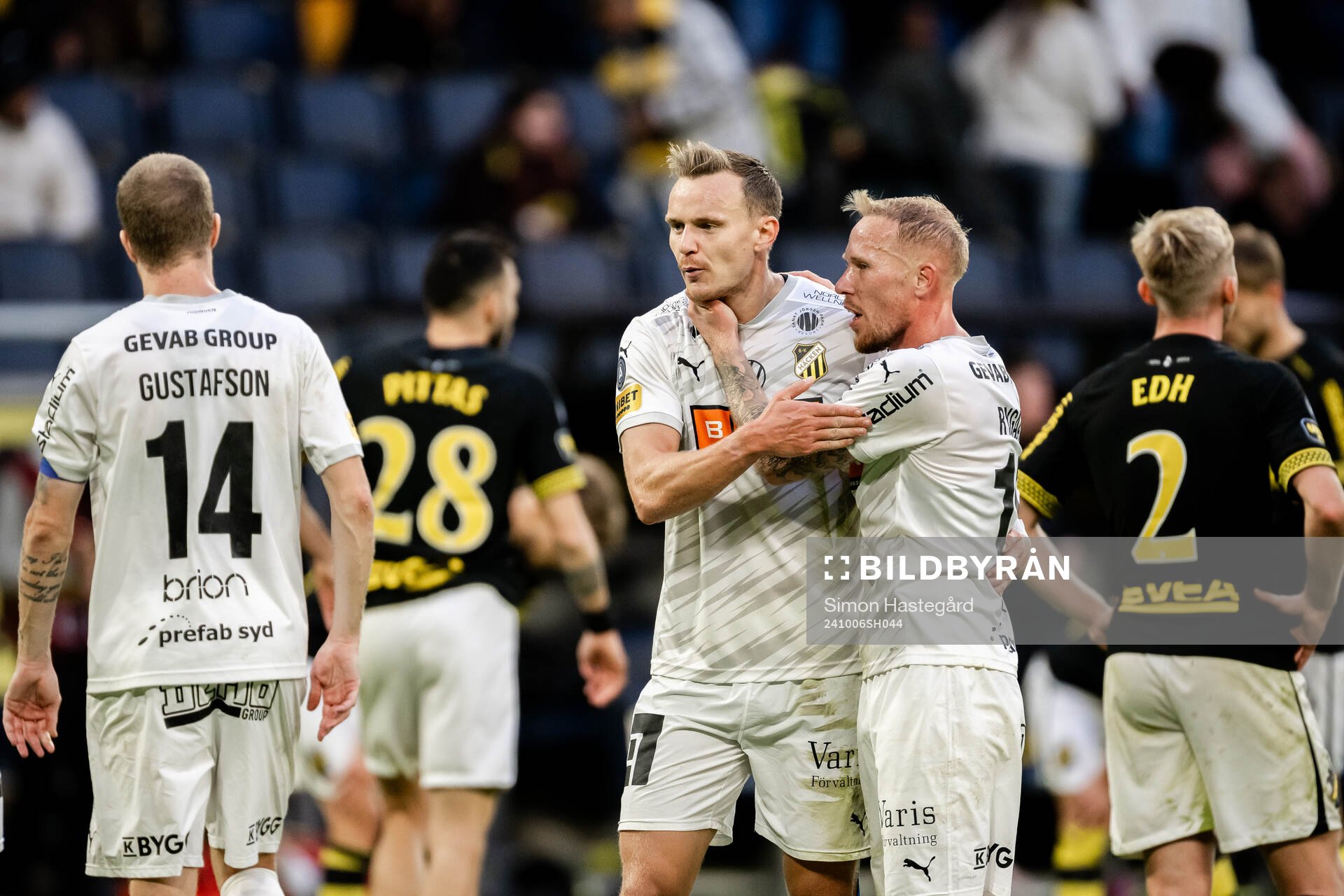 Häckens Marius Lode och Mikkel Rygaard Jensen jublar