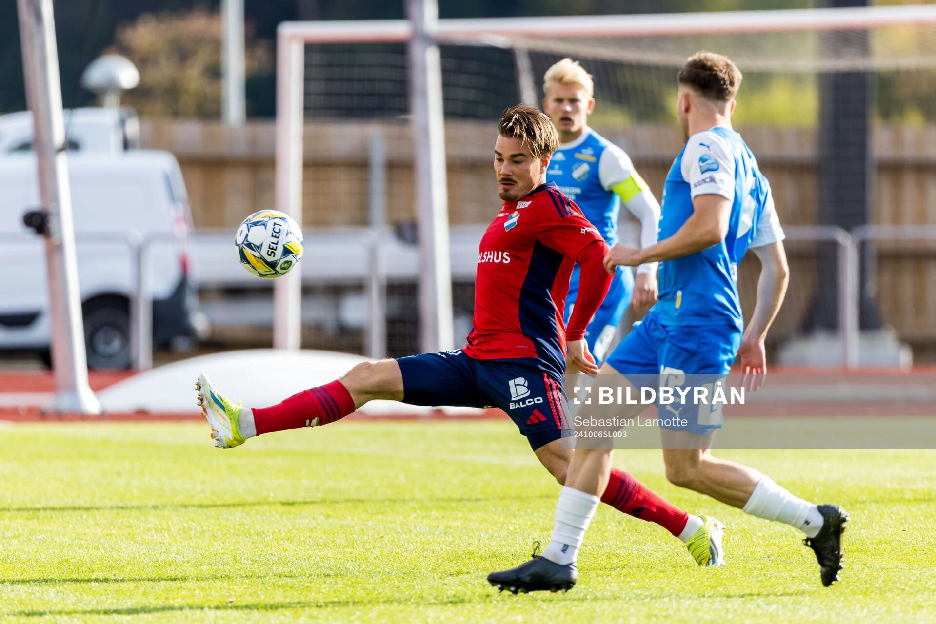 Östers Tatu Varmanen och IK Oddevolds Anton Snibb