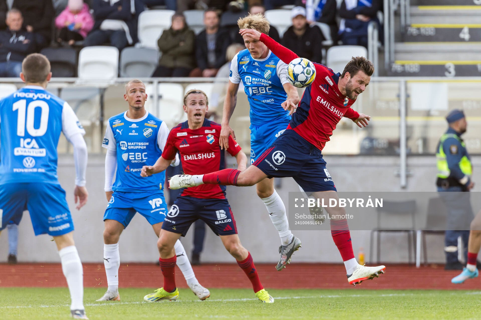 IK Oddevolds Gabriel Sandberg och Östers Niklas Söderberg