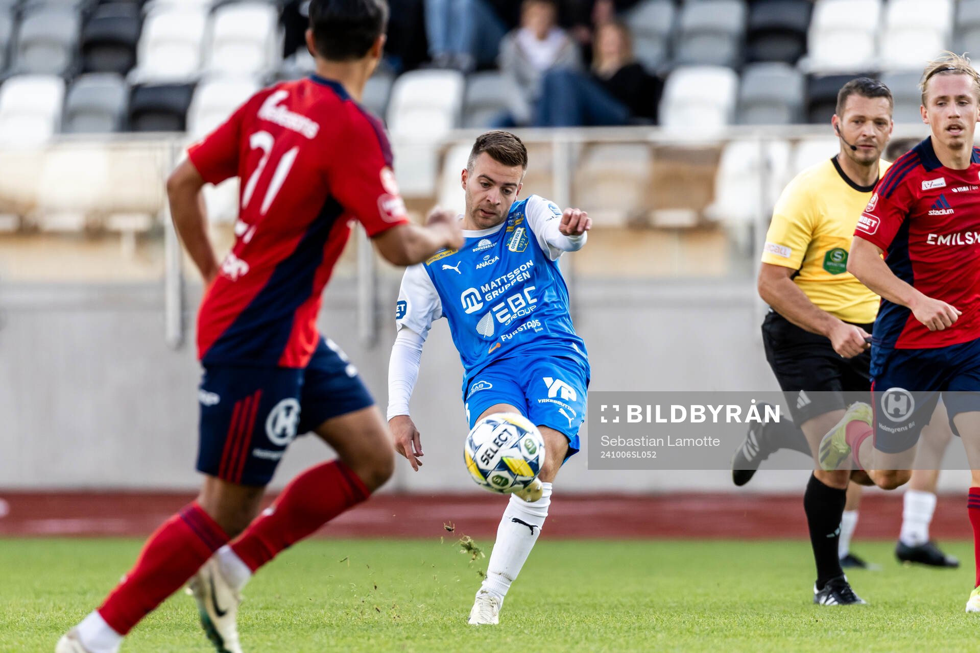 IK Oddevolds Oscar Iglicar Berntsson under fotbollsmatchen i Superettan mellan IK Oddevold och Öster den 6 oktober 2024 i Uddevalla. 