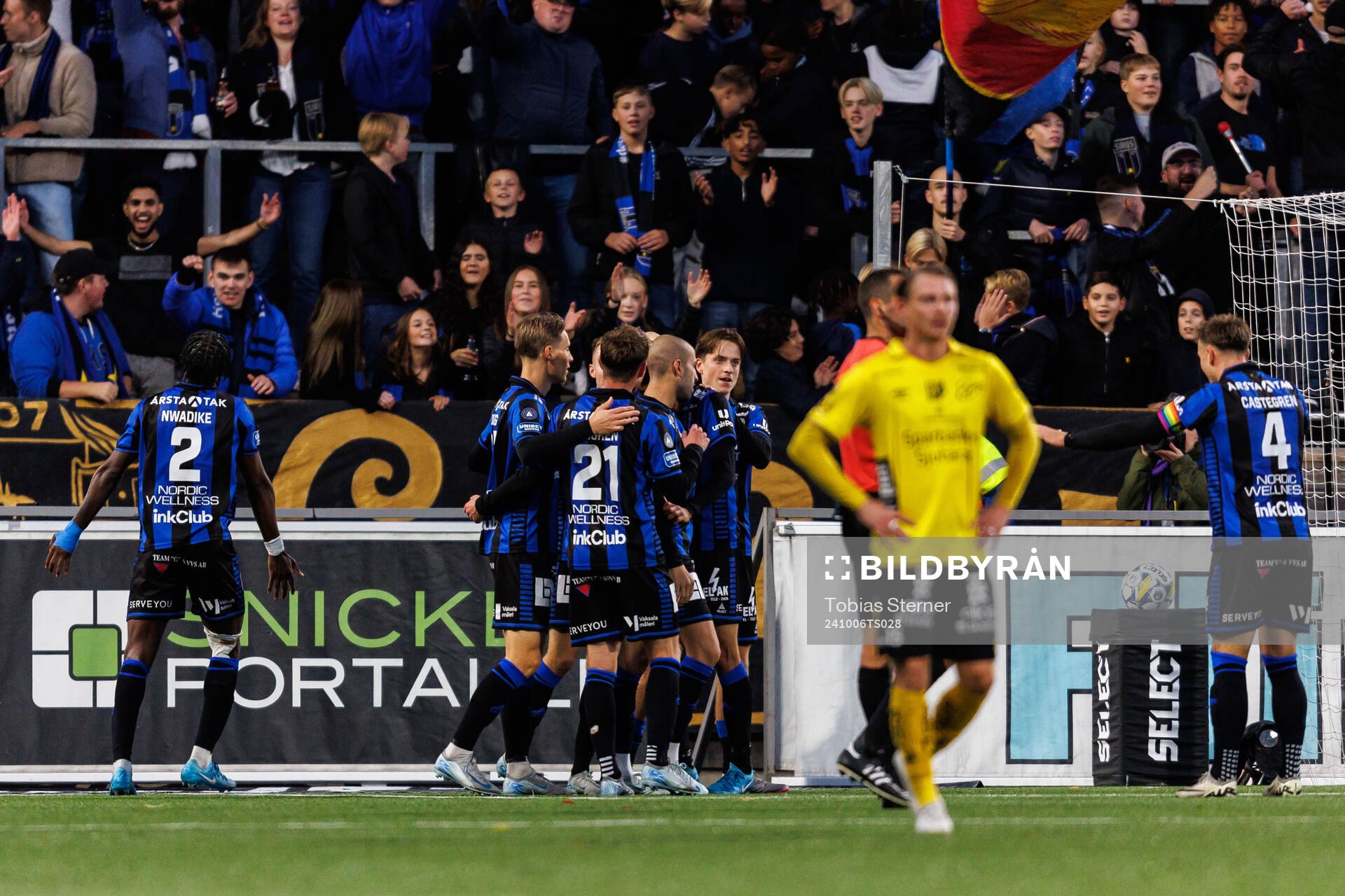 Sirius Melker Heier jublar efter 4-1 under fotbollsmatchen i Allsvenskan mellan Sirius och Elfsborg den 6 oktober 2024 i Uppsala. 