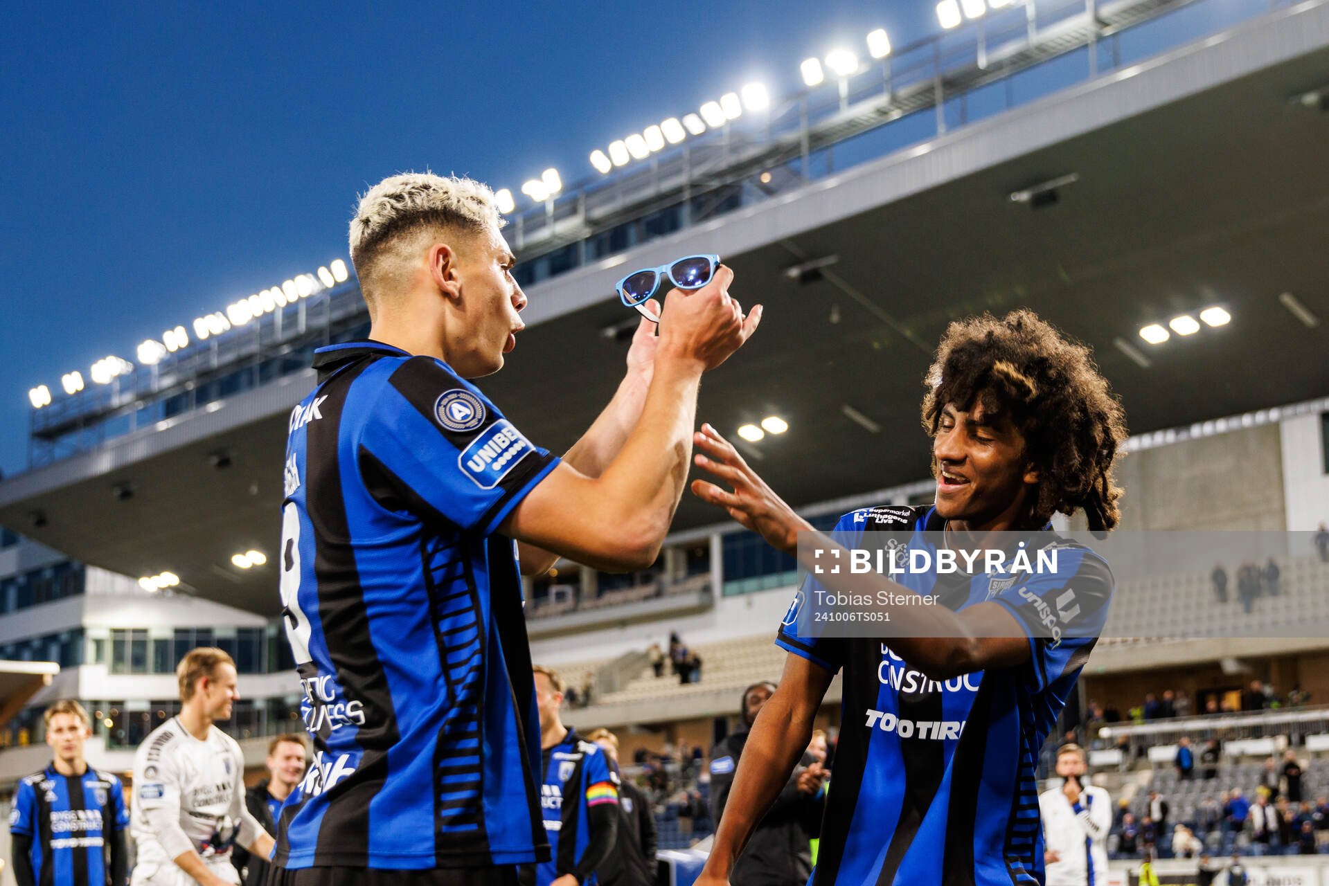 Sirius Yousef Salech och Malcolm Jeng jublar