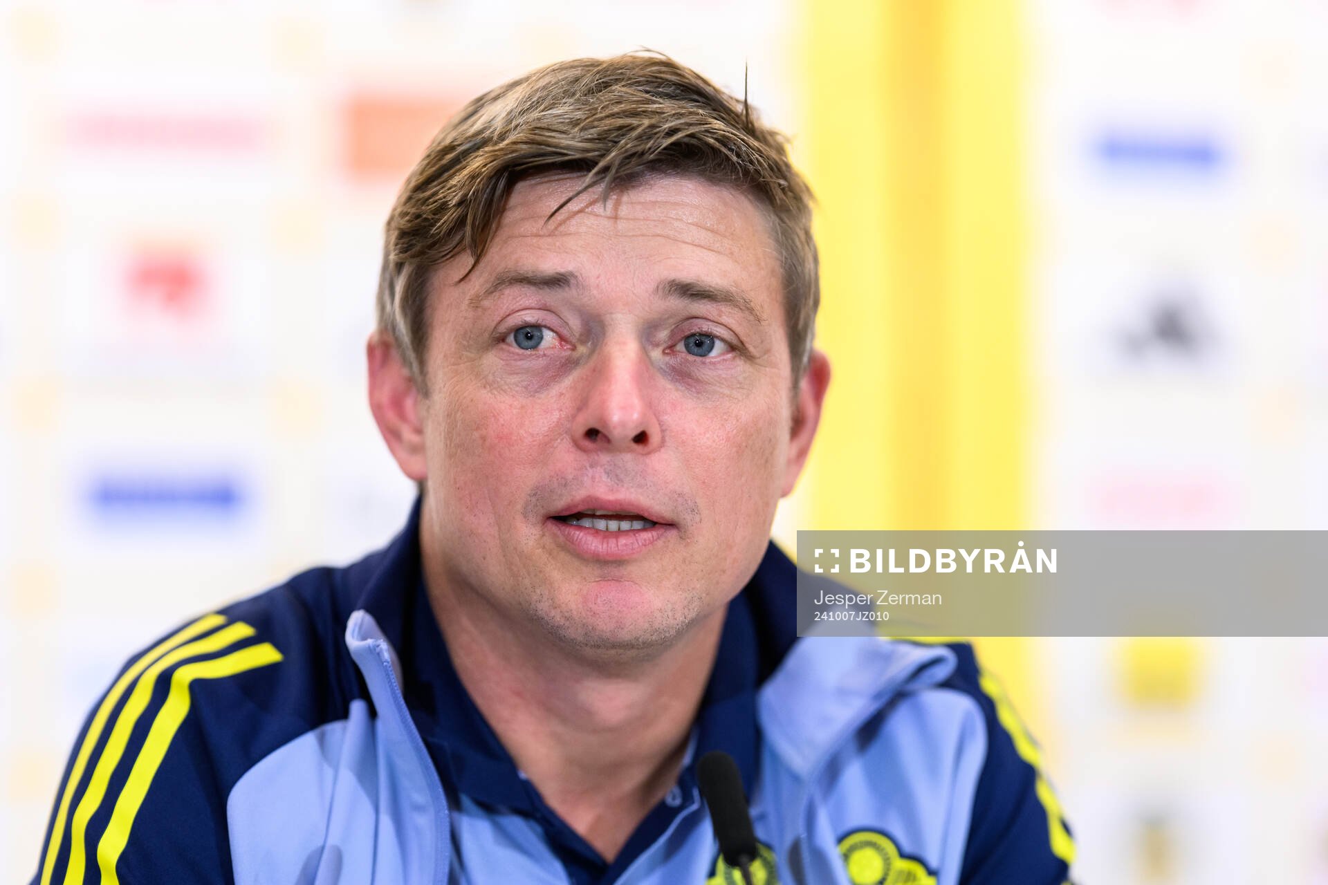 Head coach Jon Dahl Tomasson of the Swedish men's football