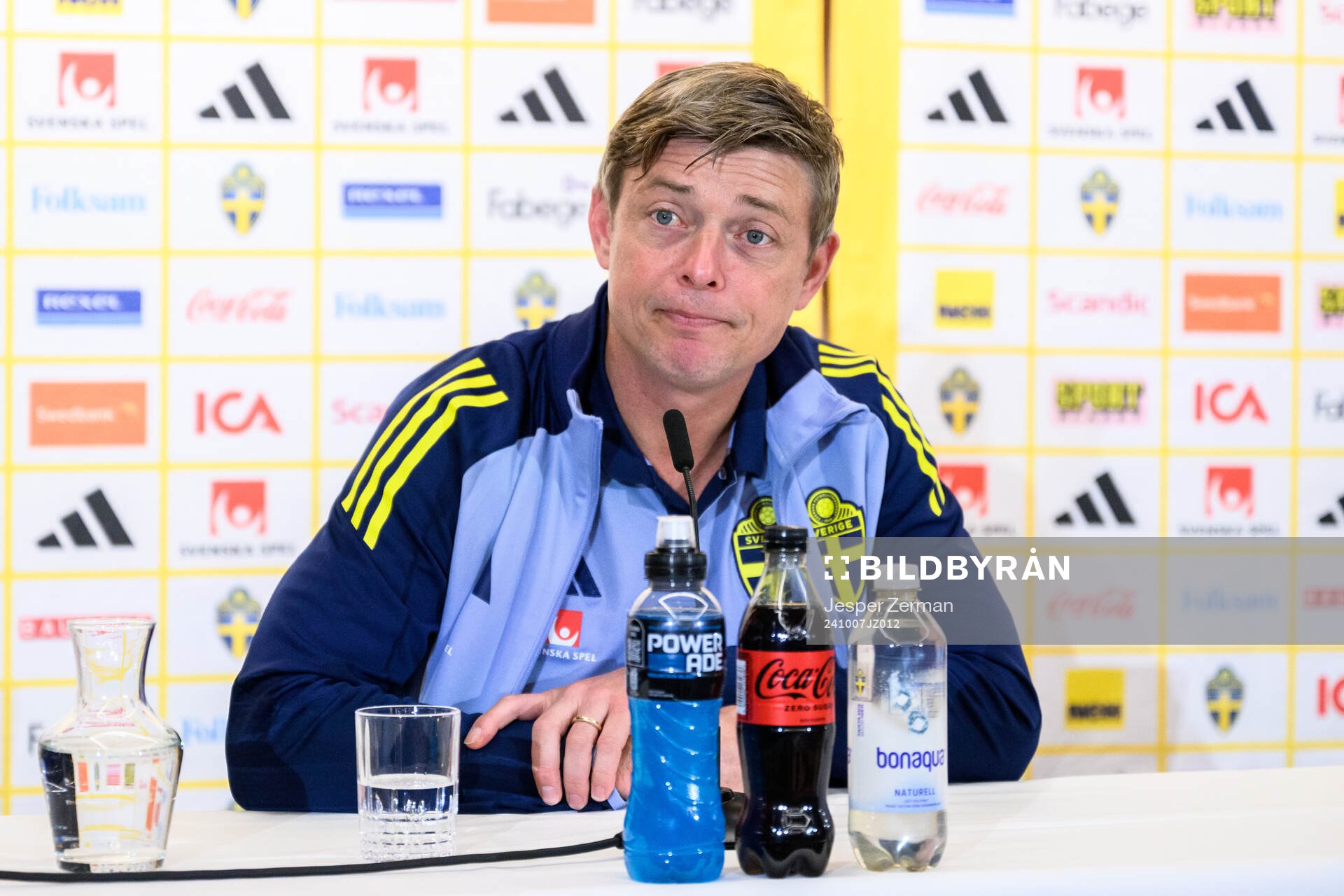 Head coach Jon Dahl Tomasson of the Swedish men's football