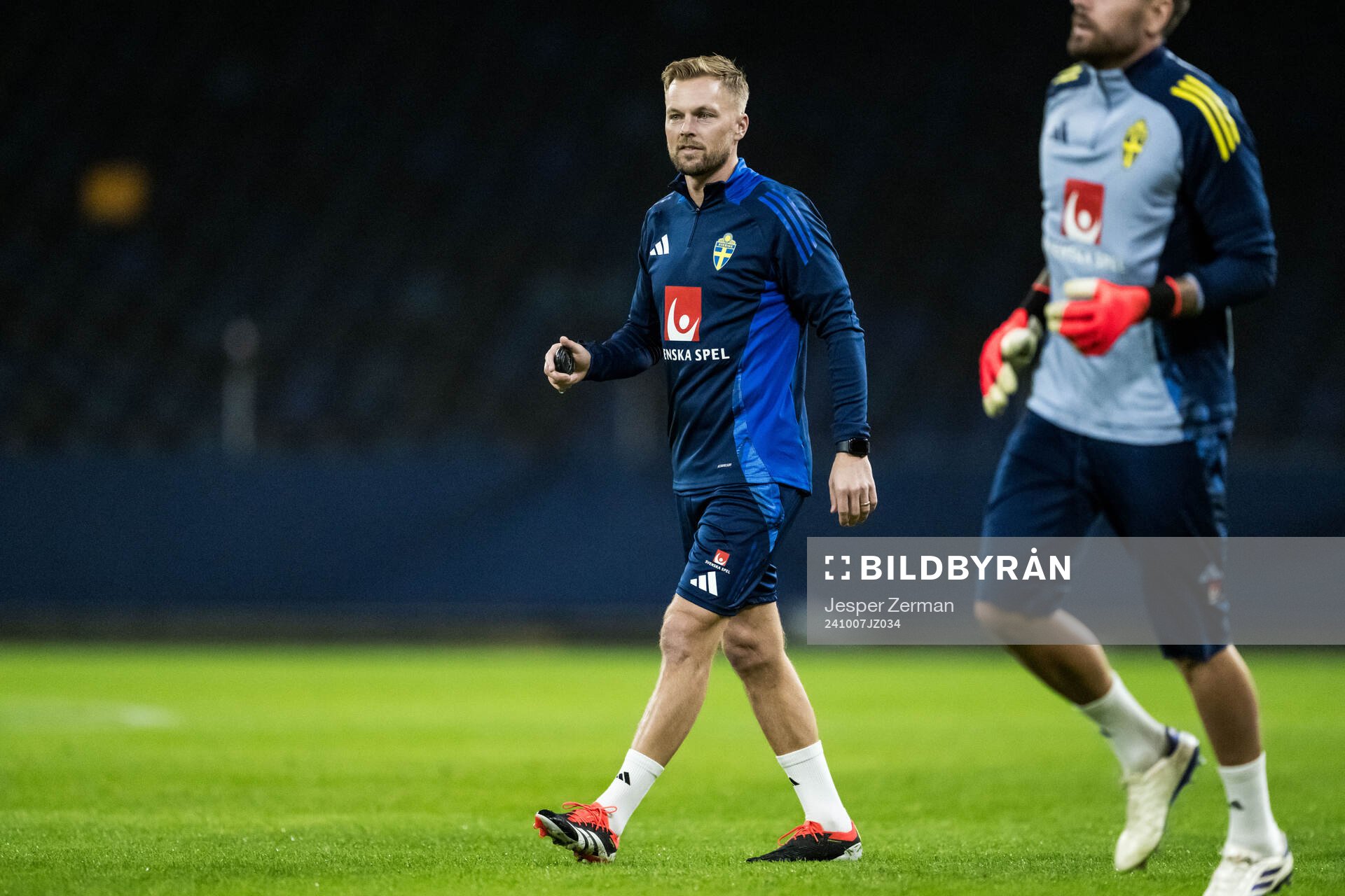 Assistant coach Sebastian Larsson of the Swedish men's