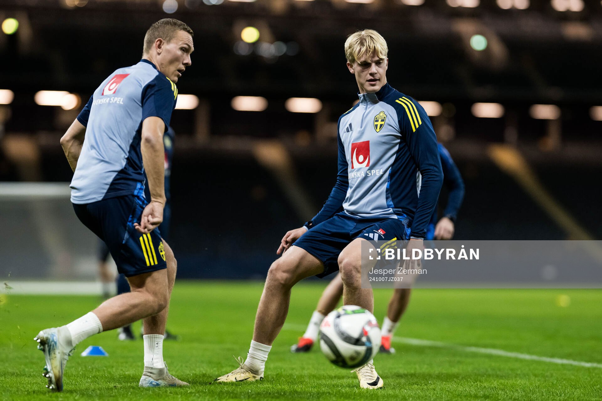 Ludwig Augustinsson and Lucas Bergvall of the Swedish men's