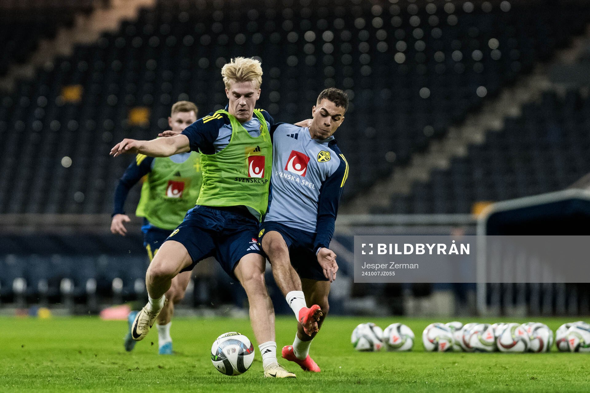 Lucas Bergvall and Yasin Ayari of the Swedish men's