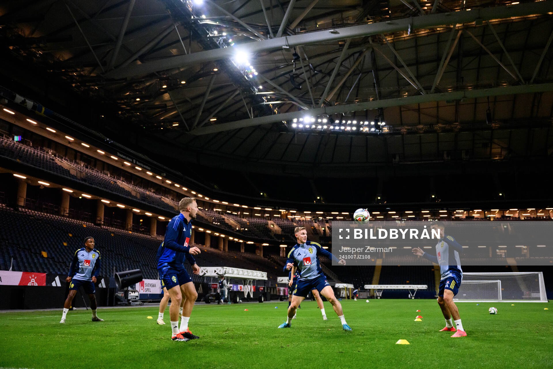 Niclas Eliasson, assistant coach Sebastian Larsson, Emil