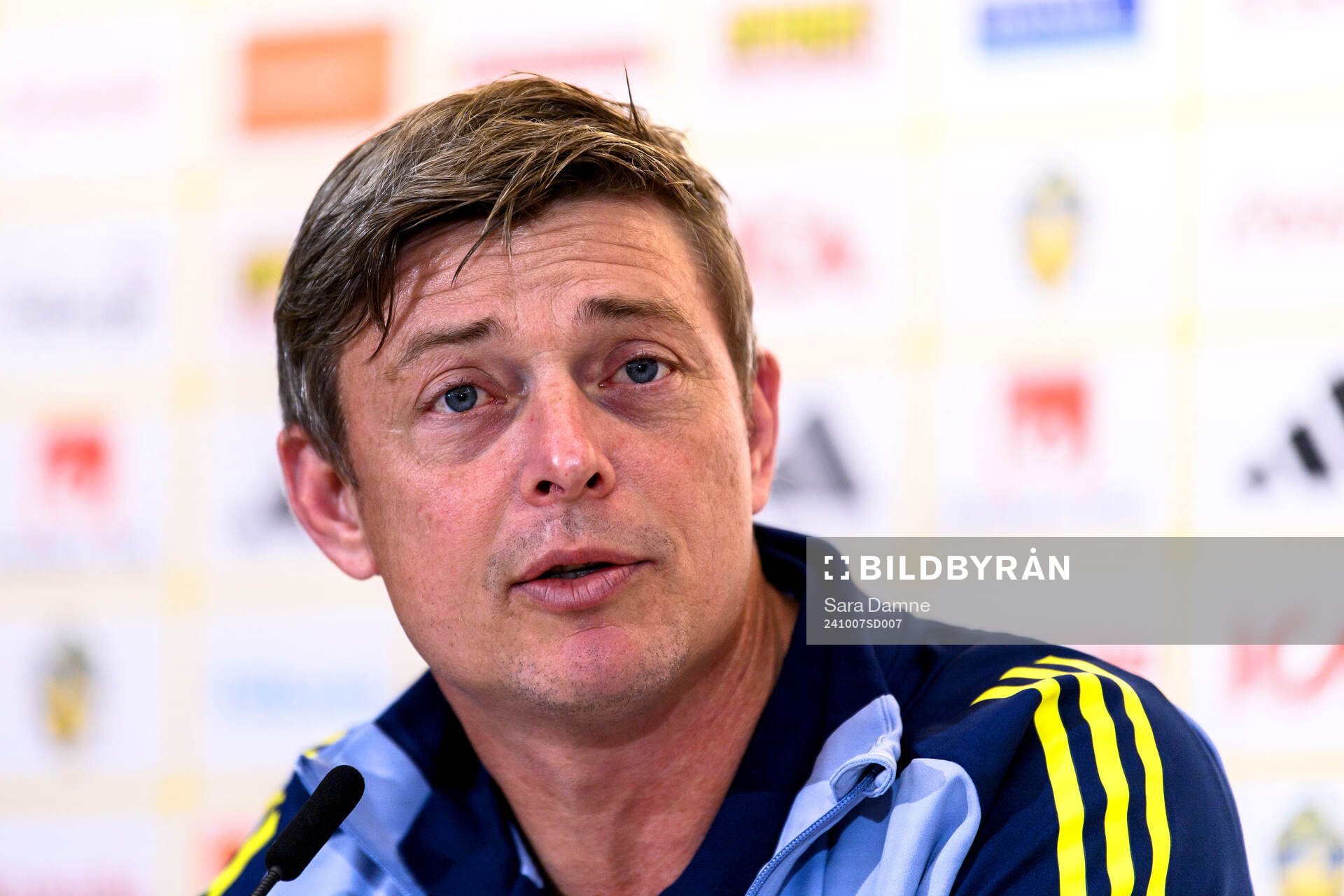 Head coach Jon Dahl Tomasson of the Swedish men's football