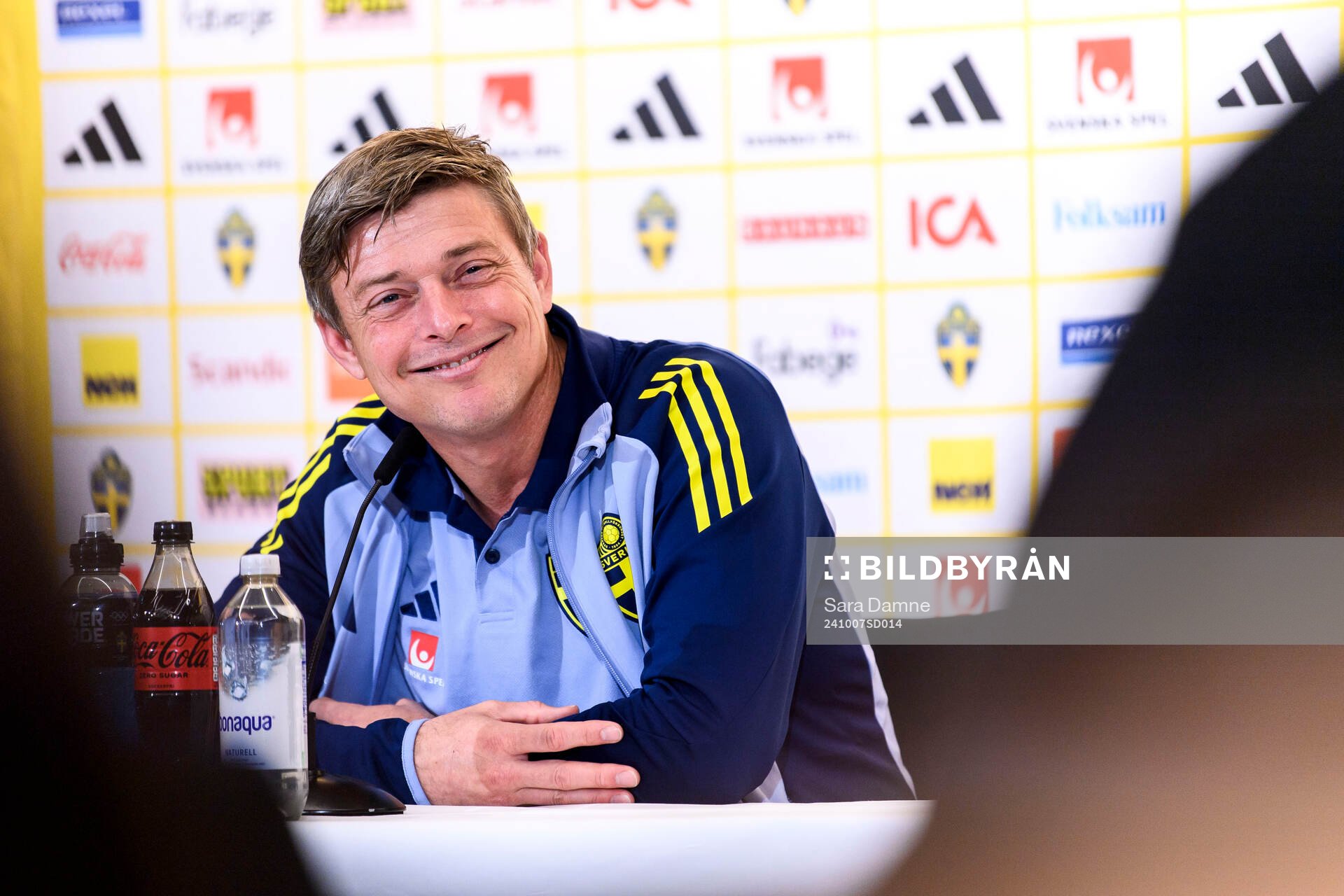 Head coach Jon Dahl Tomasson of the Swedish men's football