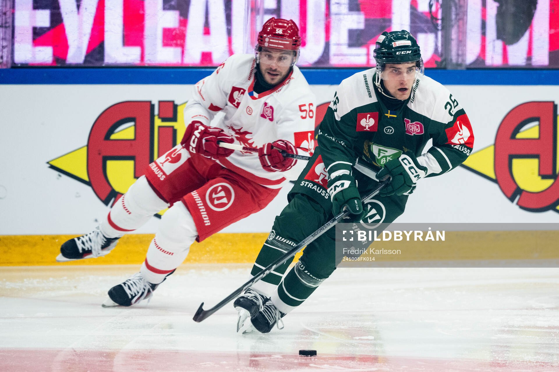 Marko Dano of Ocelari Trinec and Joel Nyström of Färjestad