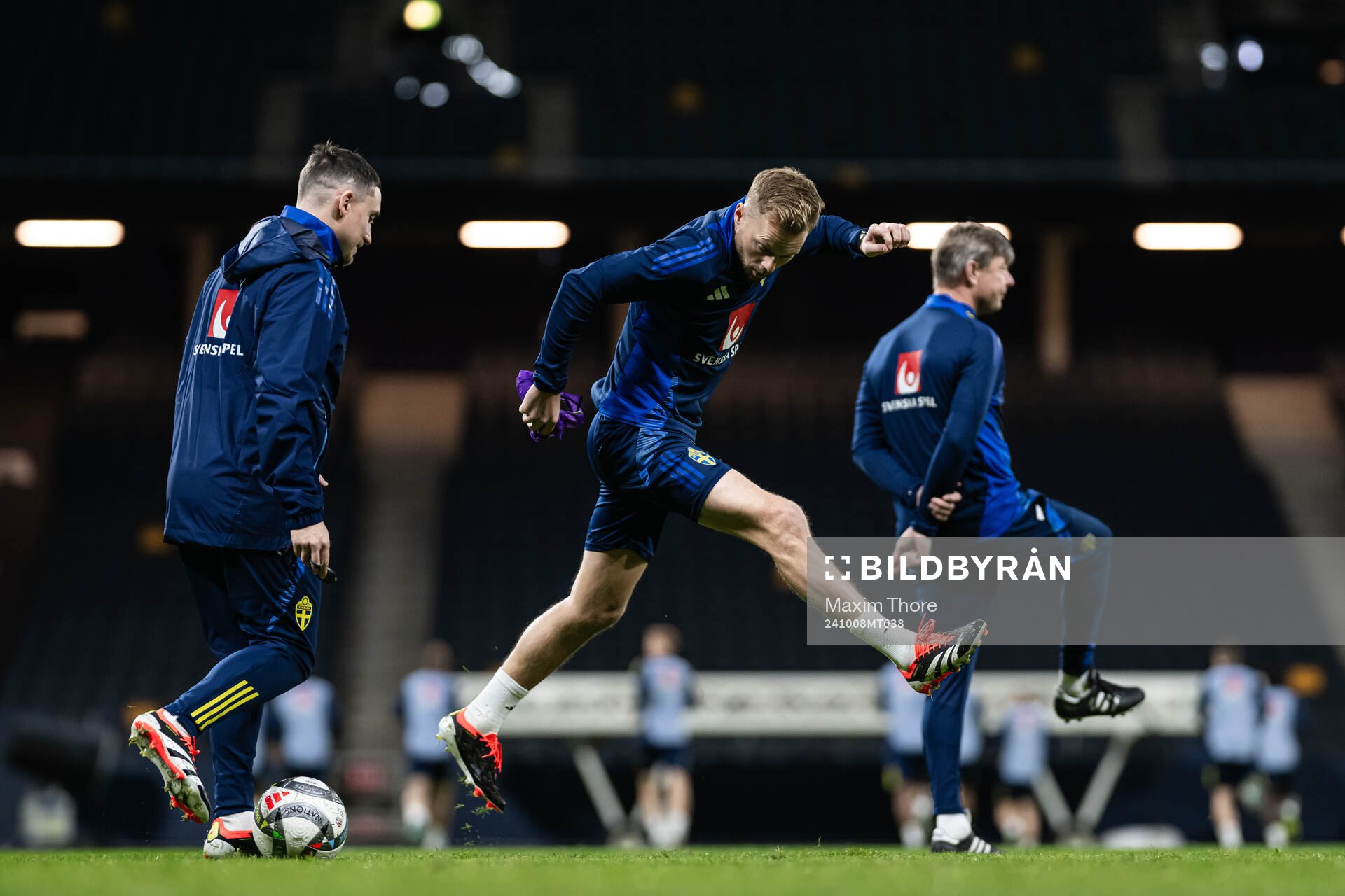Assistant coach Sebastian Larsson of the Swedish men’s