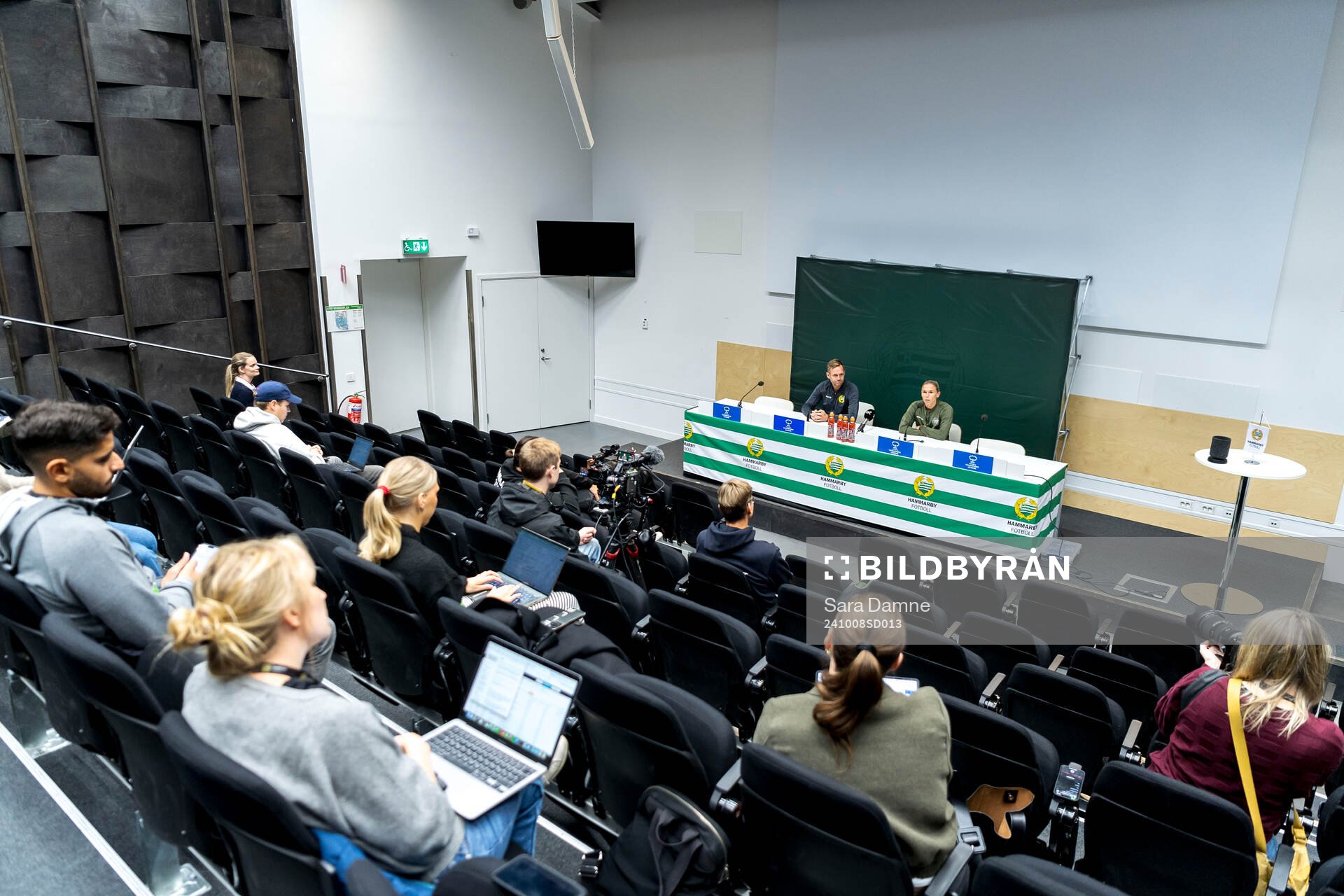 Head coach Martin Sjögren and Jonna Andersson of Hammarby