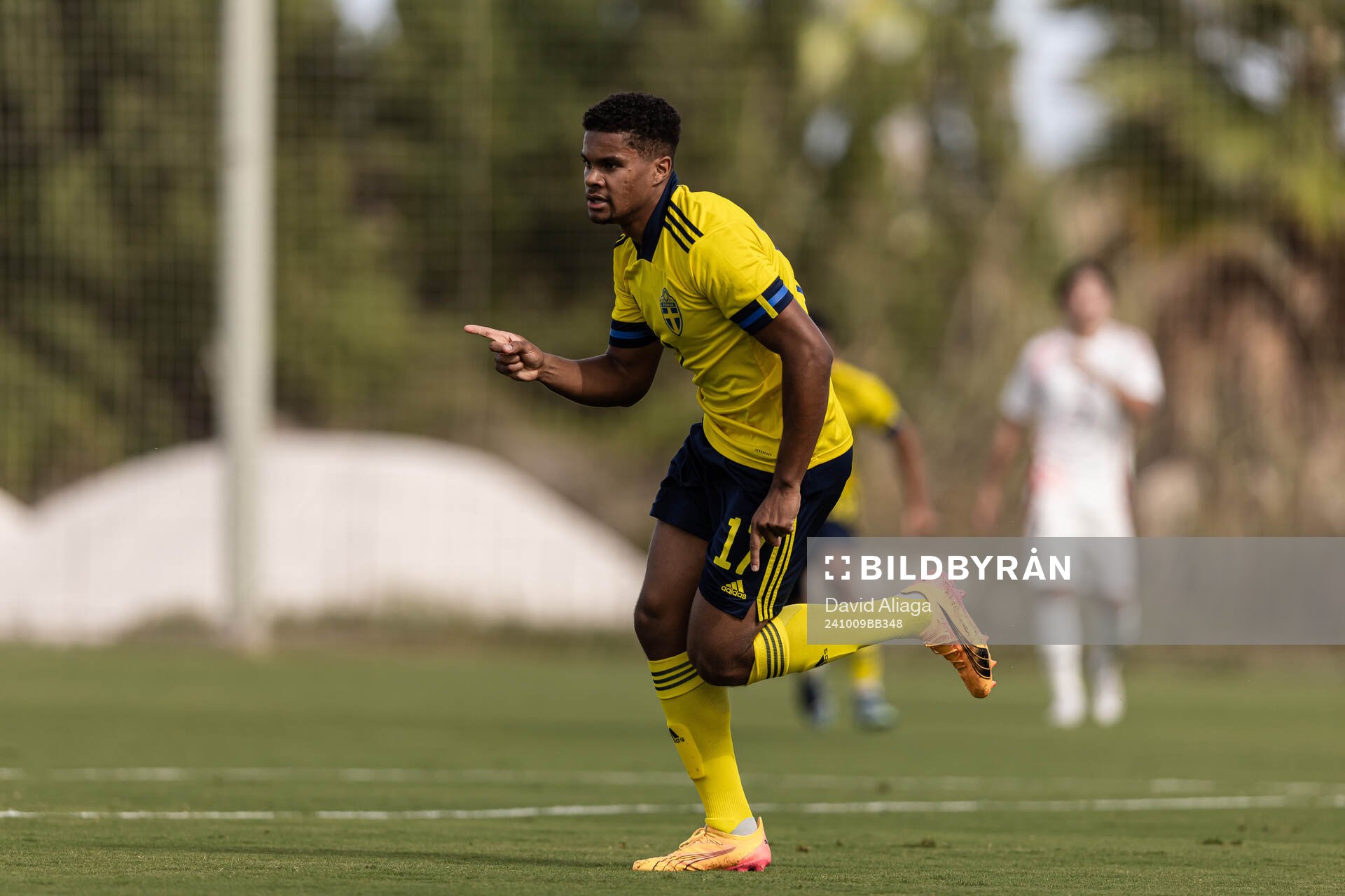 Santino Samuyiwa of Sweden celebrates