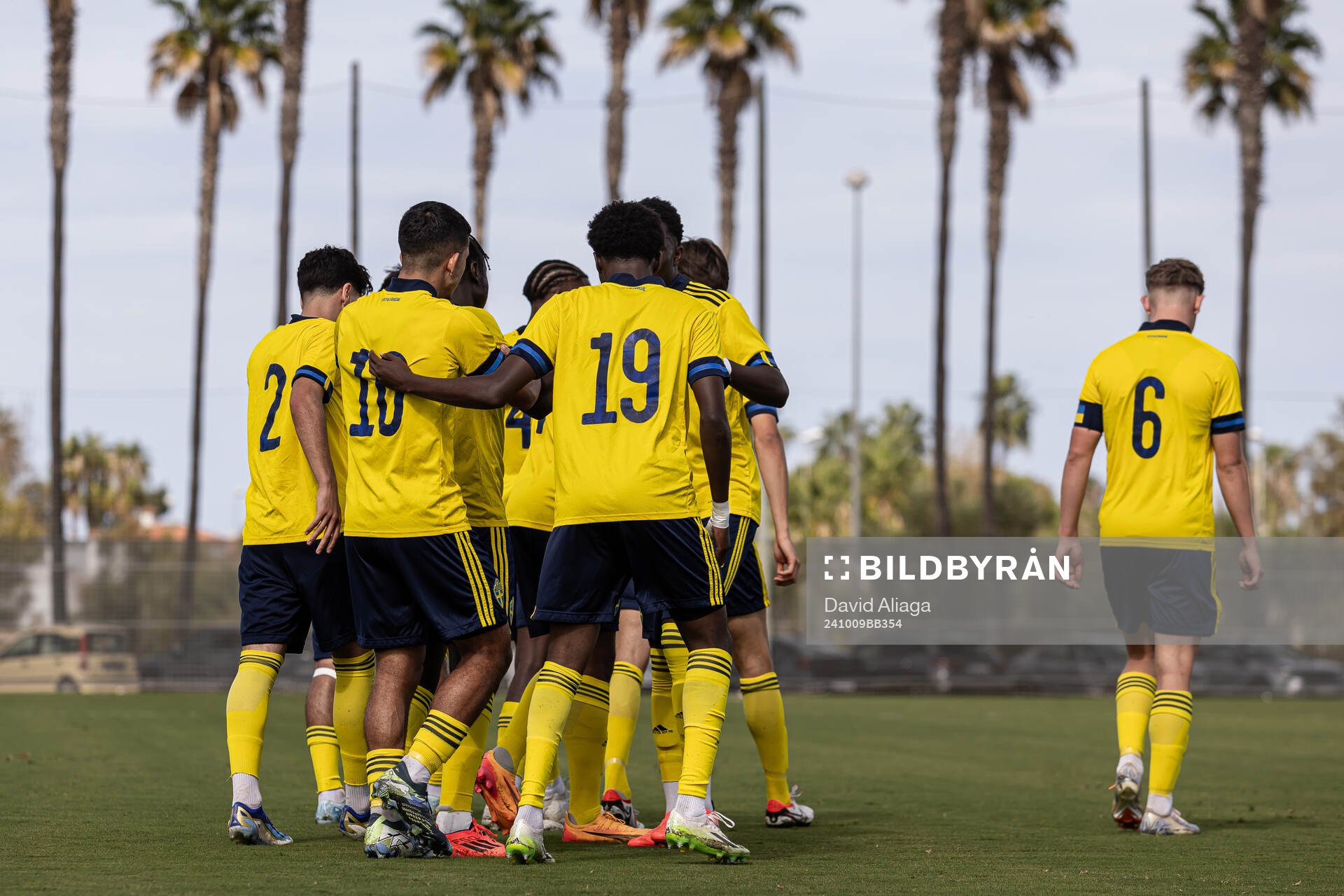Santino Samuyiwa of Sweden celebrate with teammates after the 1-0 goal during the international friendly under-21 football match between Sweden and Japan on October 9, 2024 in Valencia.