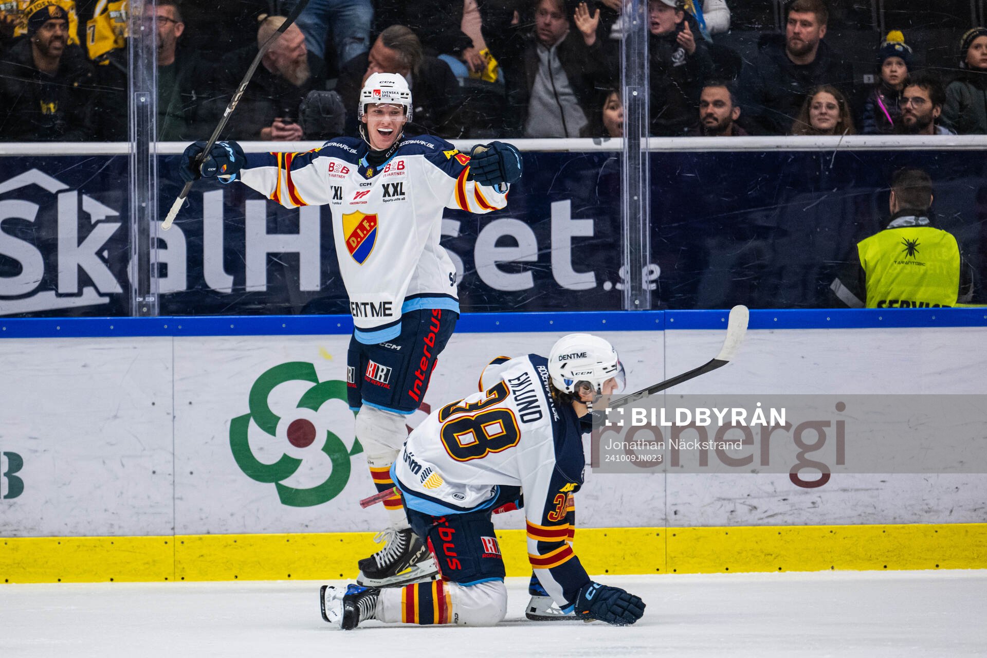 Djurgårdens Victor Eklund och Edvin Hammarlund jublar