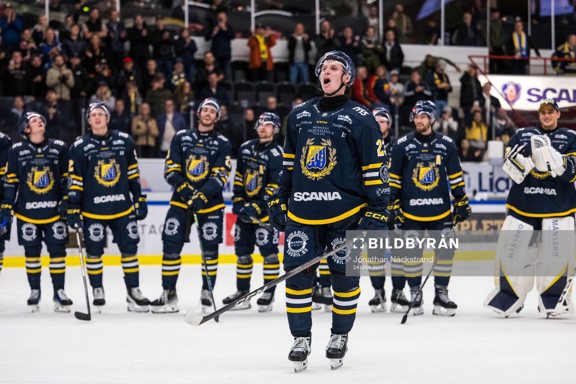 Södertäljes Egor Polin jublar