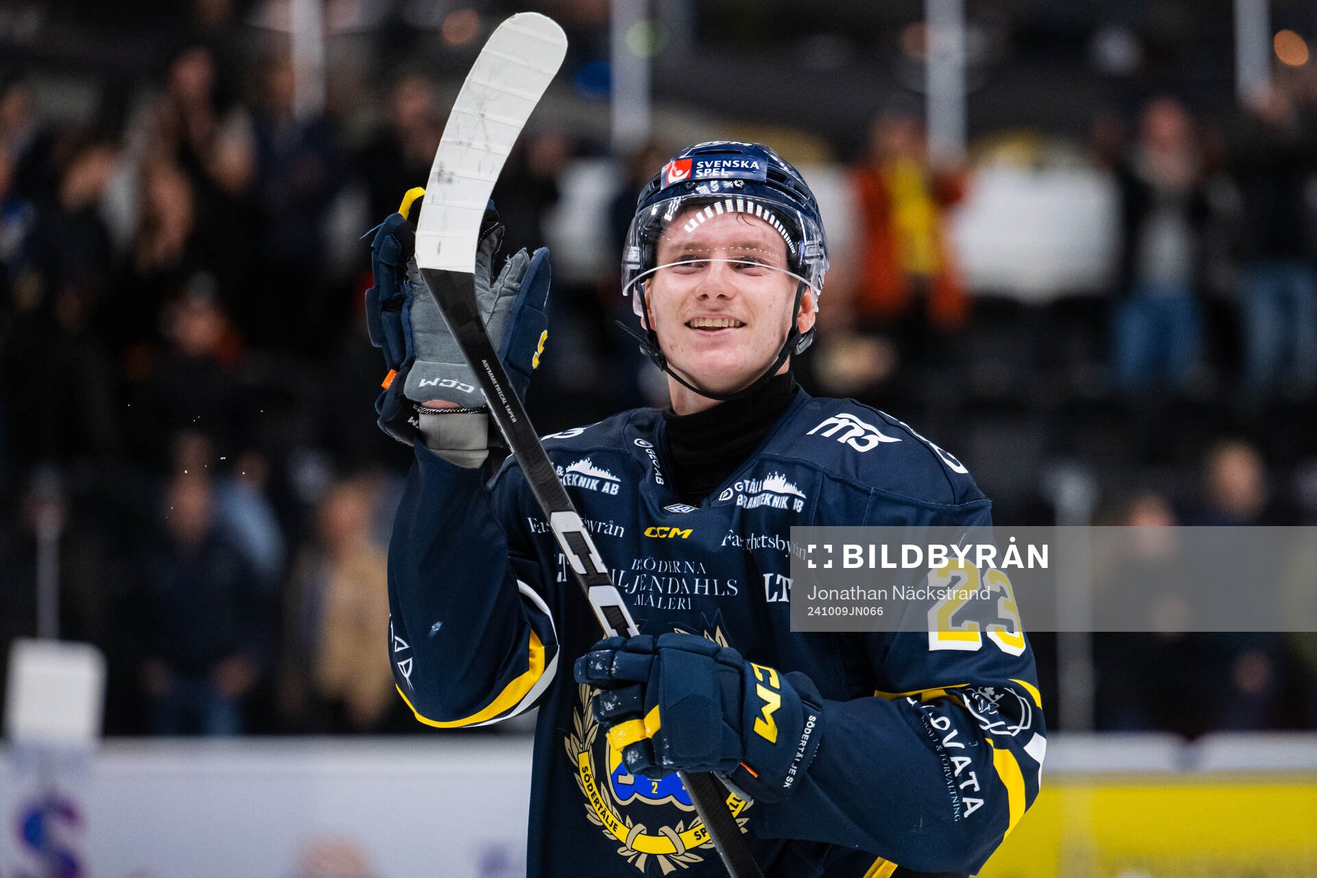 Södertäljes Egor Polin jublar