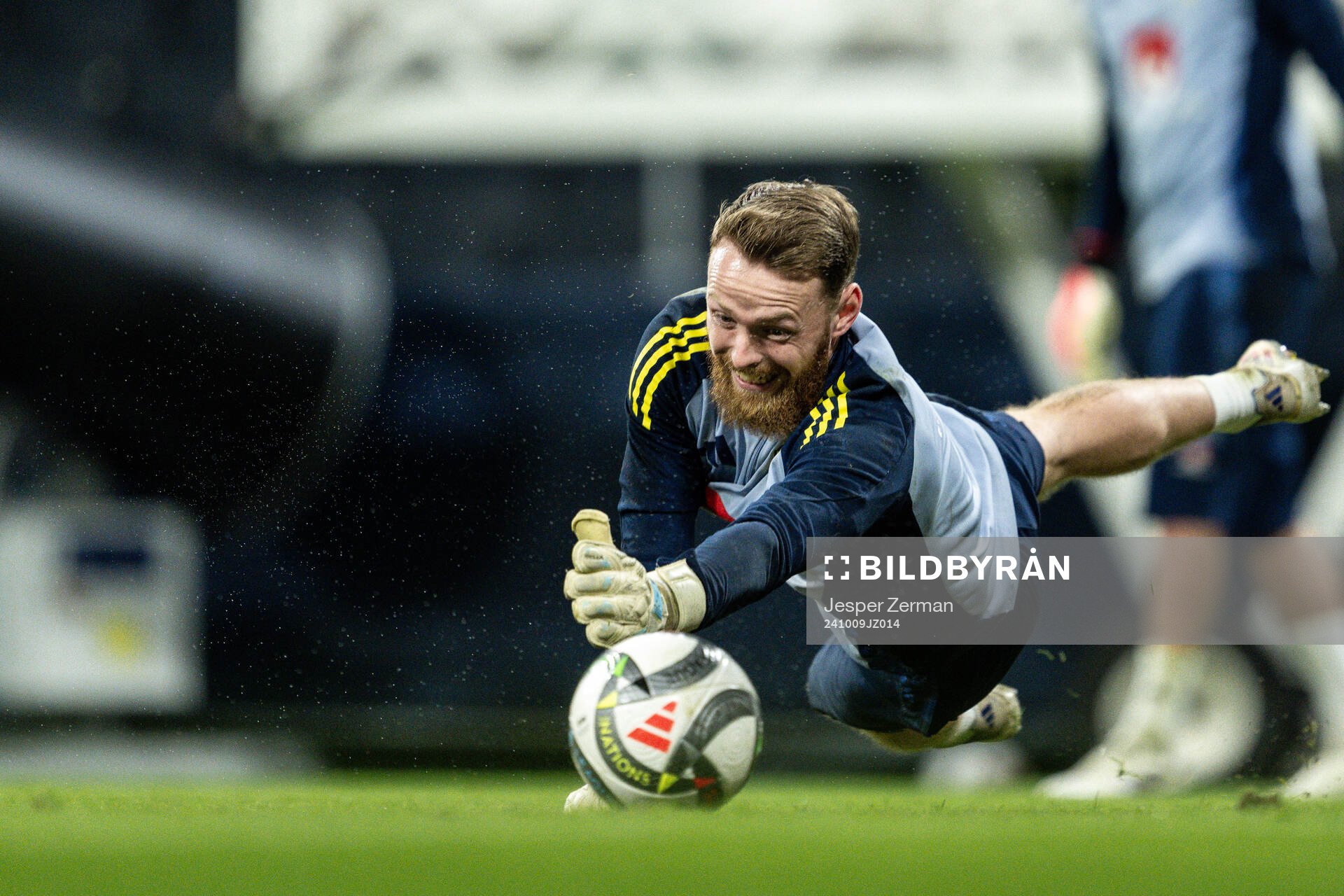 goalkeeper Viktor Johansson of the Swedish men's football national team at a training session on October 9, 2024 in Stockholm. 