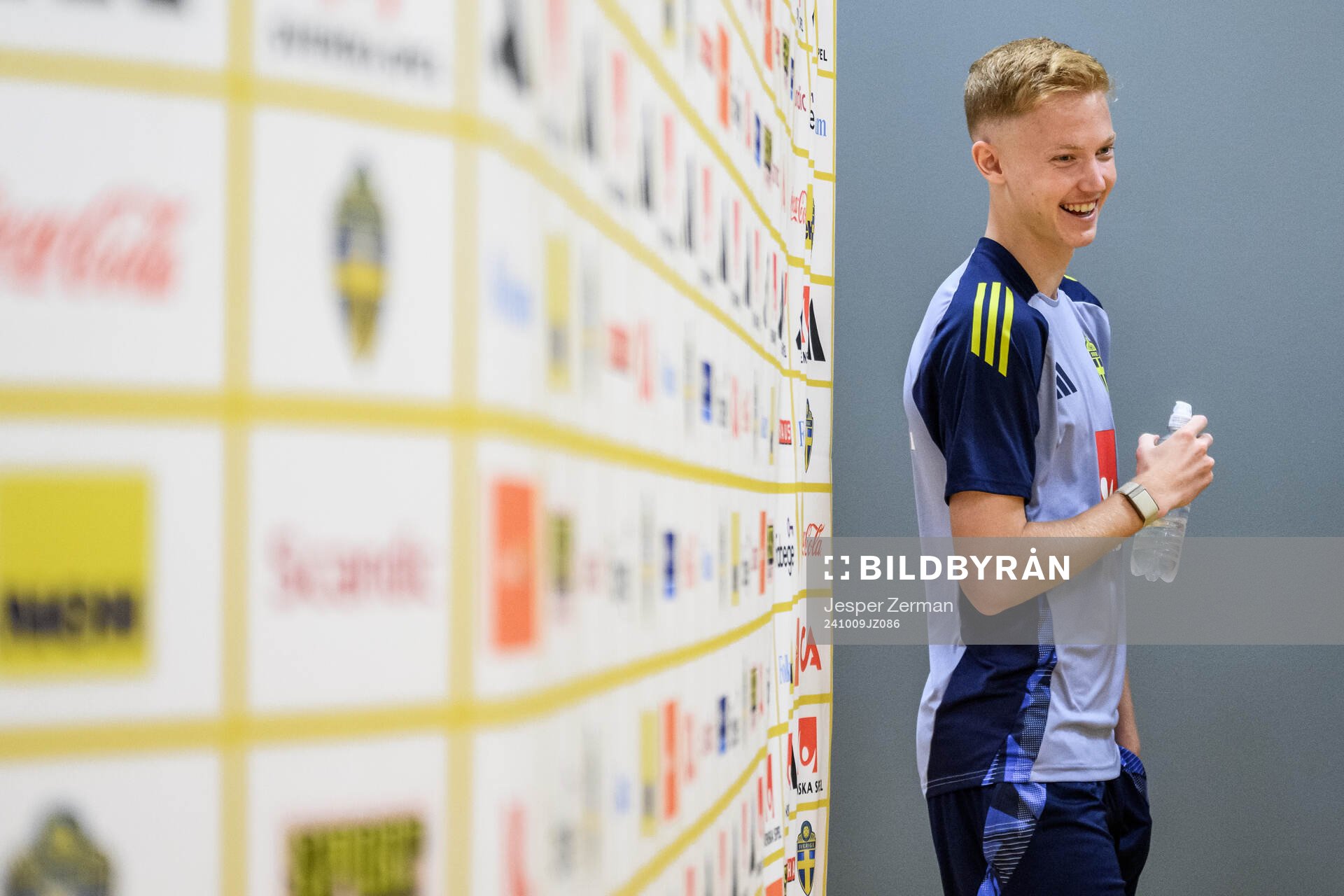 Hugo Larsson of the Swedish men's football national team in the mixed zone after a training session on October 9, 2024 in Stockholm. 