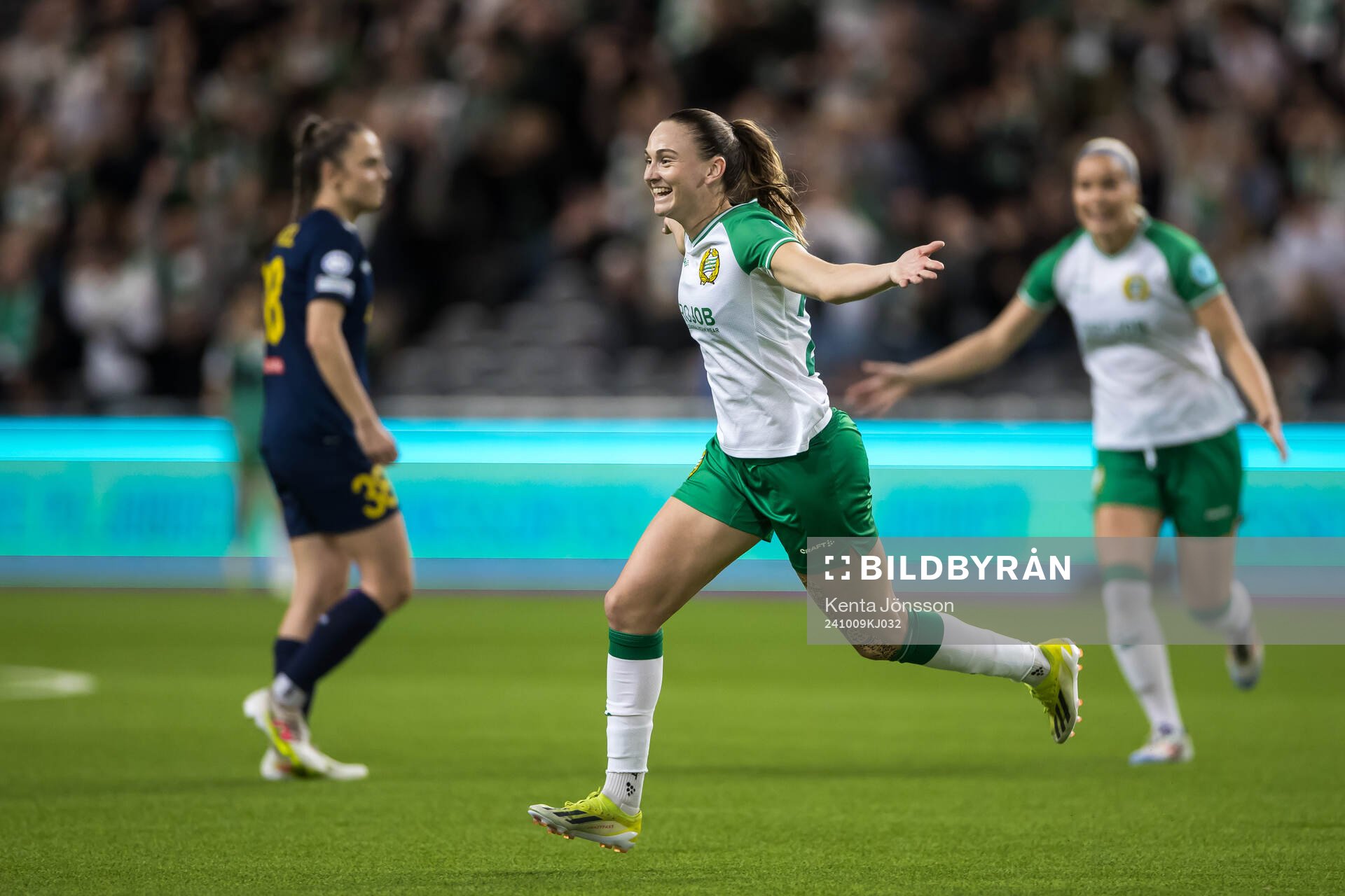 Vilde Hasund of Hammarby celebrates the 1-0 goal