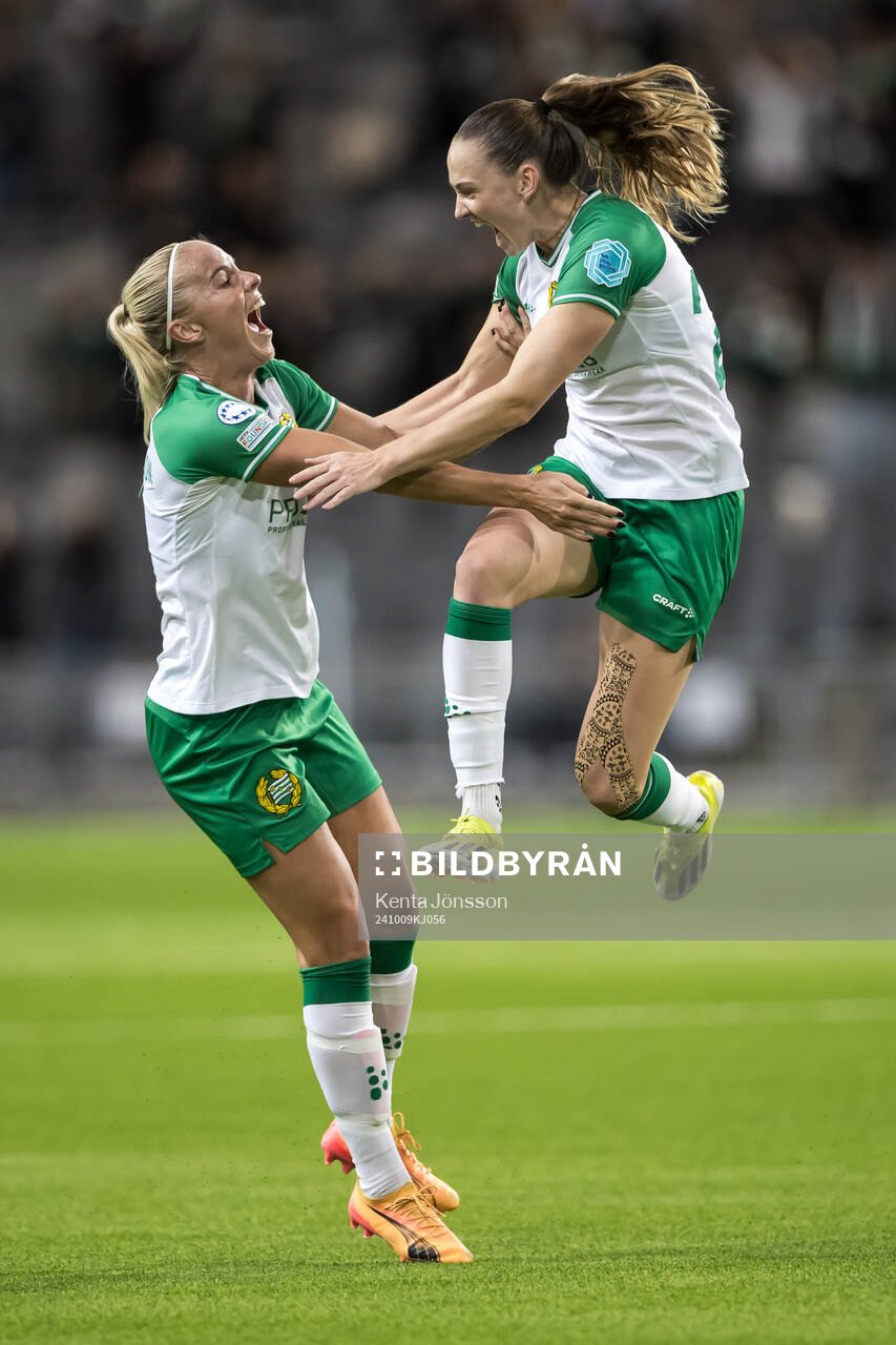 Vilde Hasund and Stina Lennartsson of Hammarby celebrate