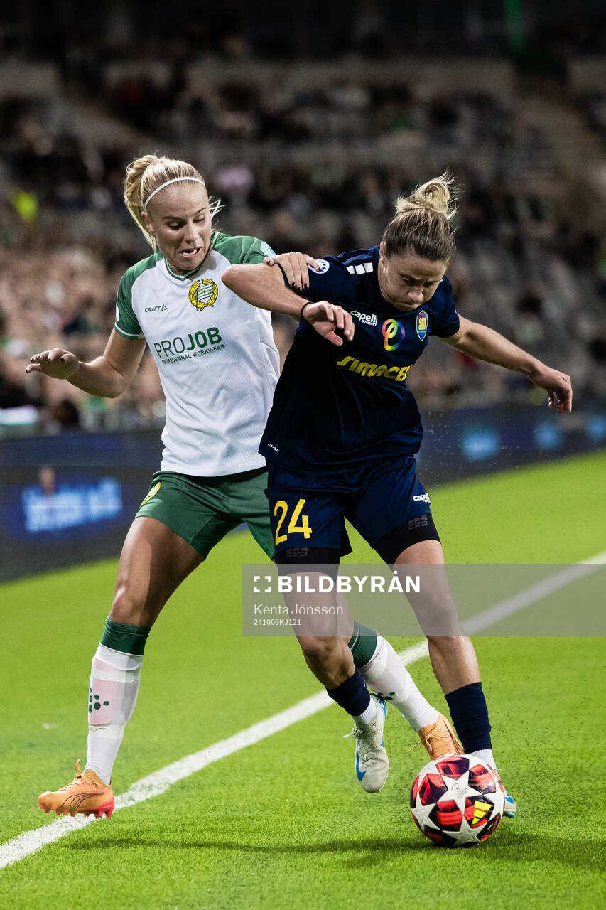 Stina Lennartsson of Hammarby and Mateja Zver of St Pölten