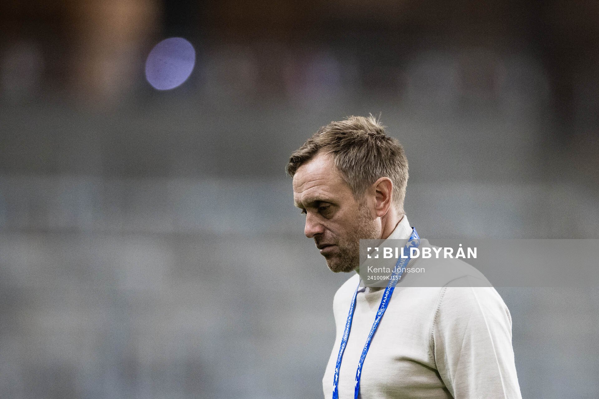 Coach Martin Sjögren of Hammarby looks dejected