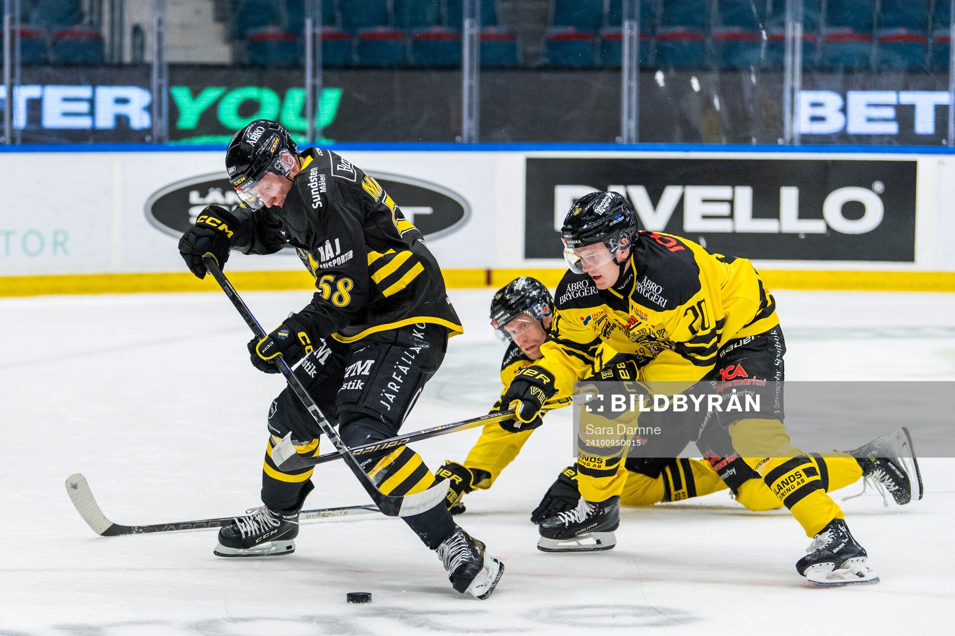AIKs Oskar Magnusson och Vimmerbys Jesper Broeng
