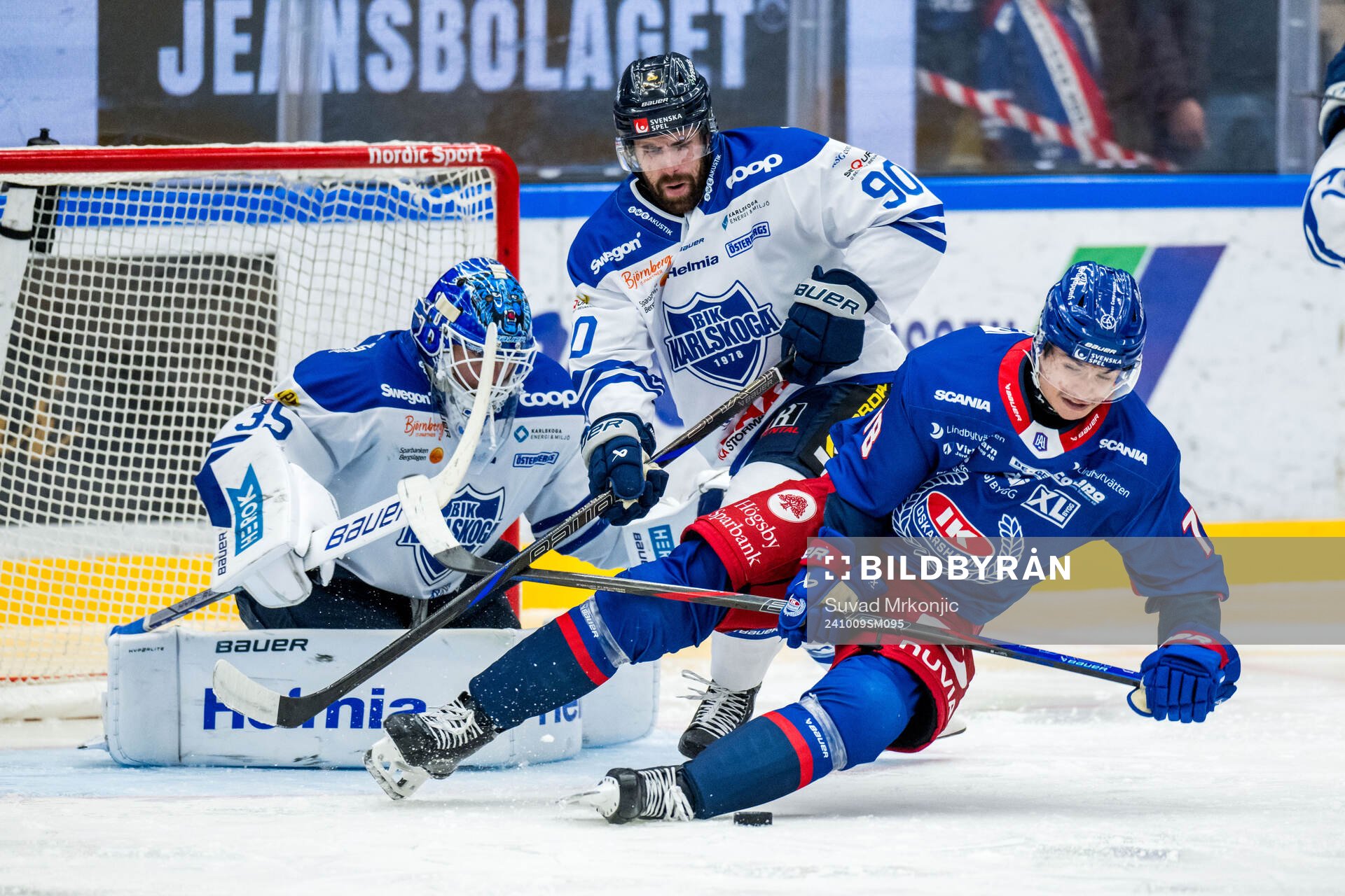 Karlskogas målvakt Lars Volden och Rikard Olsén och