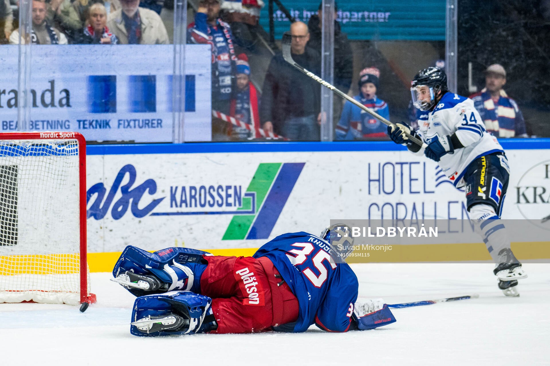 Oskarshamns målvakt Emil Kruse och Karlskogas Theodor