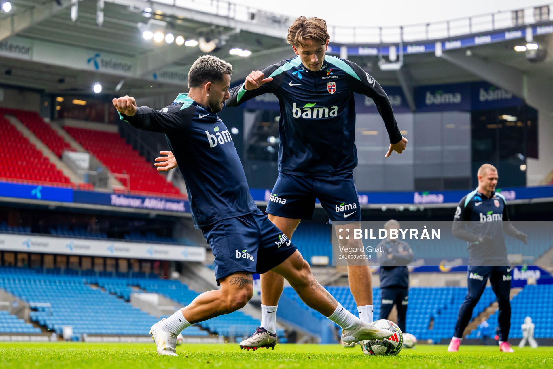 Aron Dønnum and Sander Berge of the Norwegian national