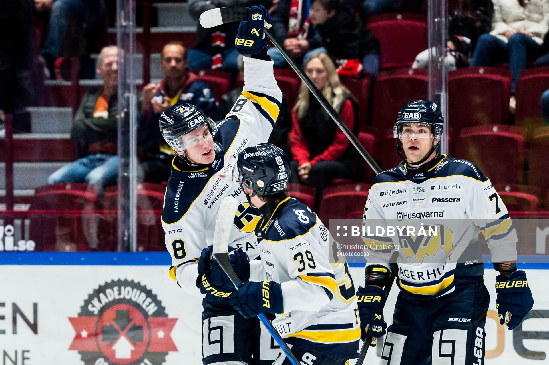 HV71s Herman Träff jublar