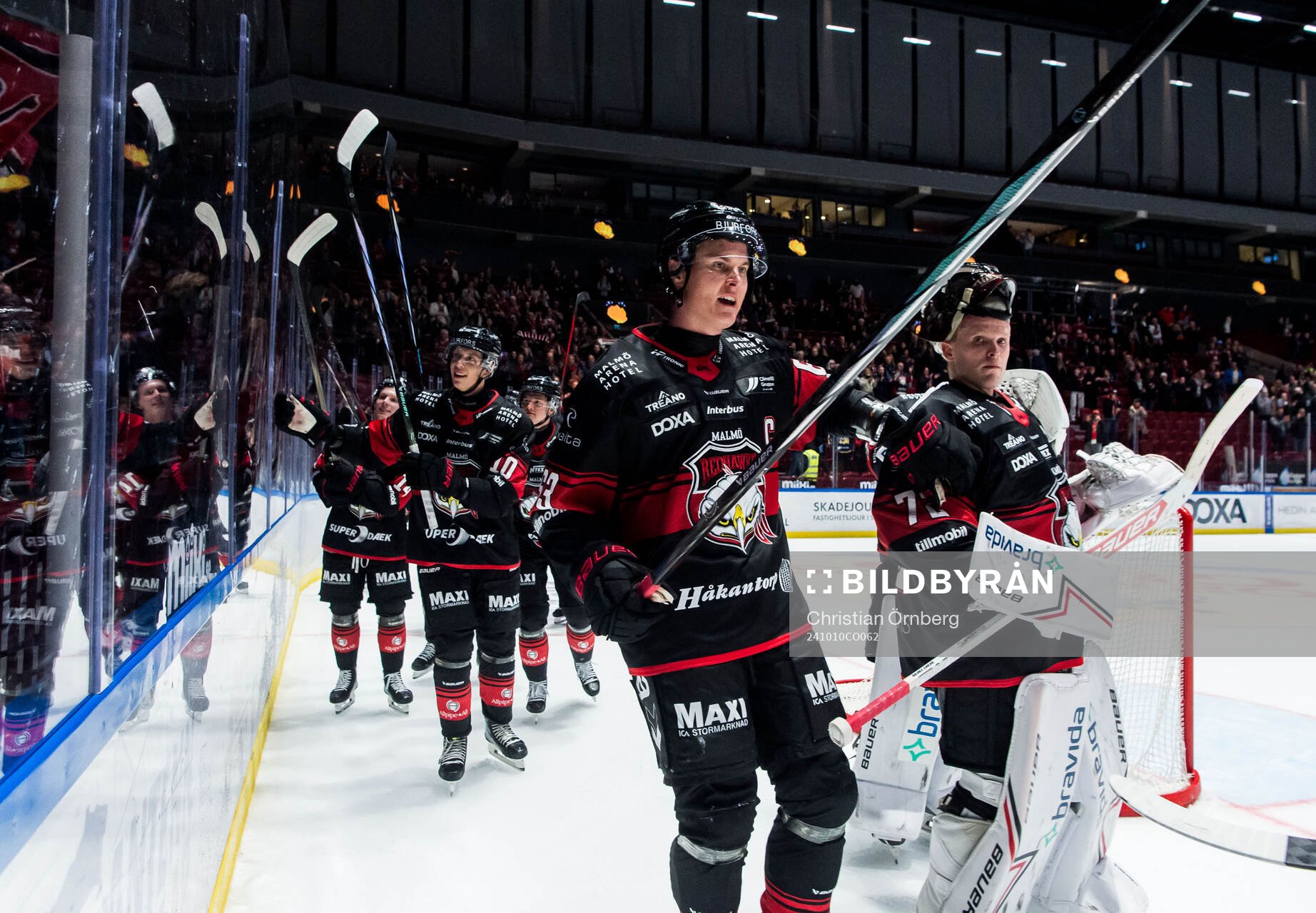 Malmö Redhawks Fredrik Händemark och målvakt Daniel