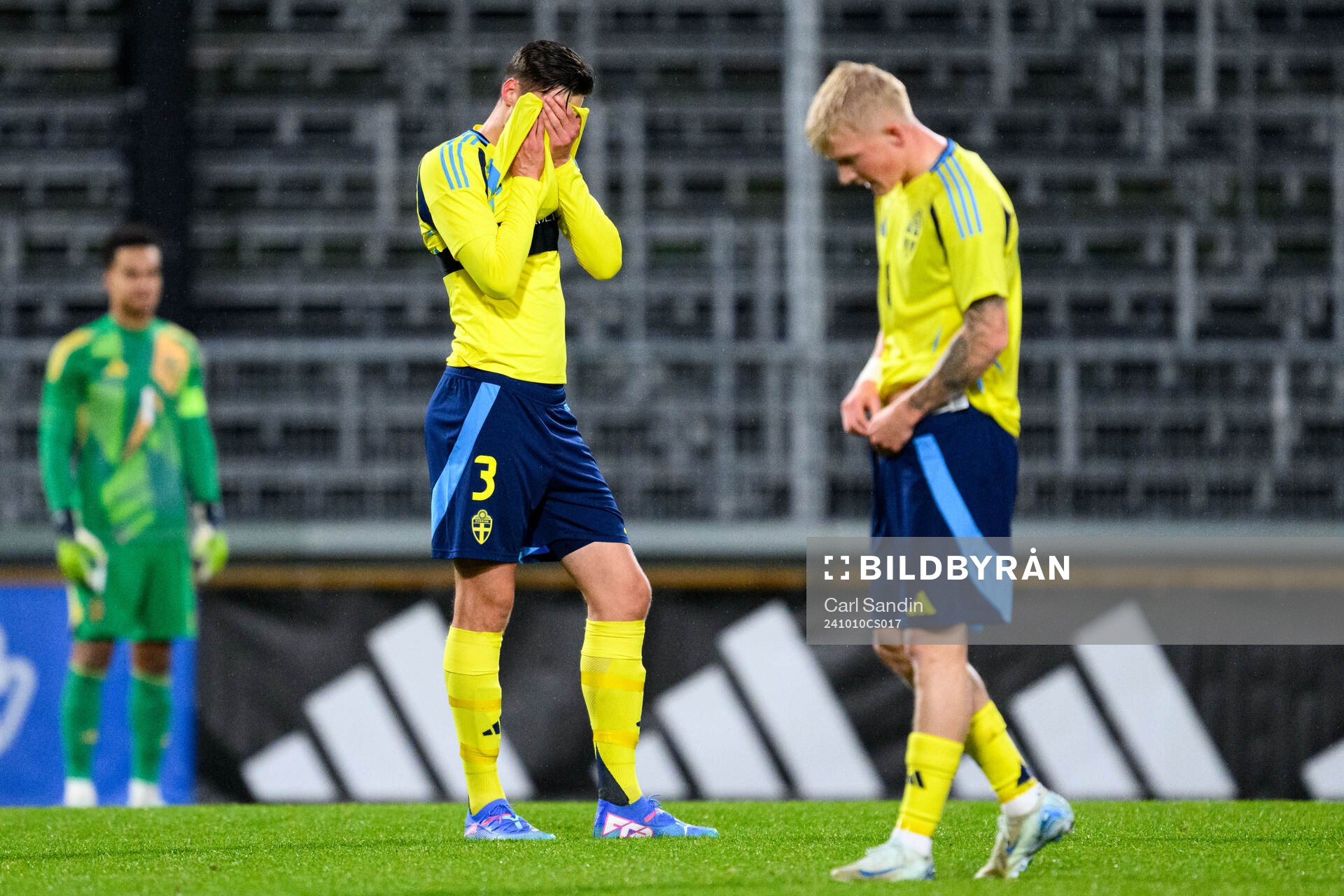 Noah Eile of Sweden looks dejected