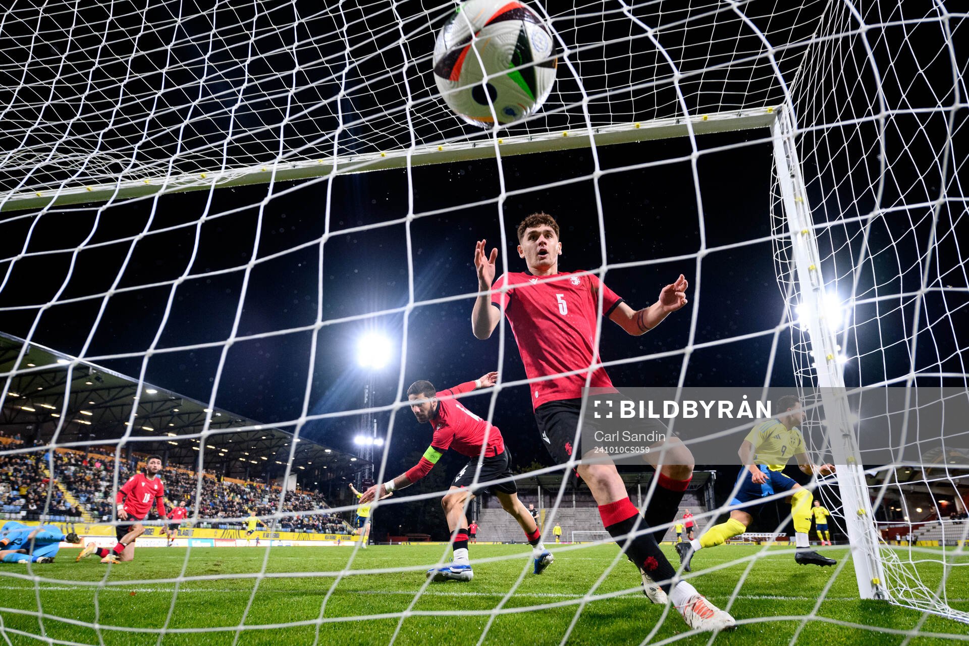 Jusef Erabi of Sweden scores 3-1 behind Nikoloz