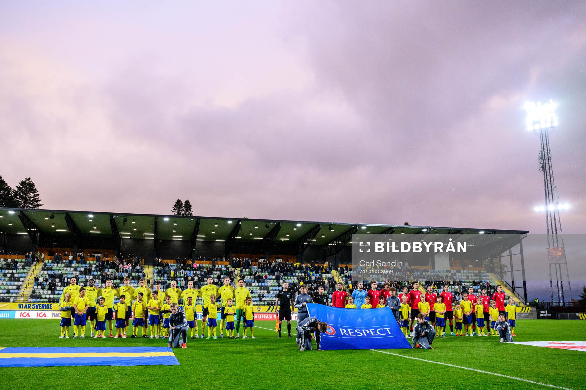 Teams at lineup