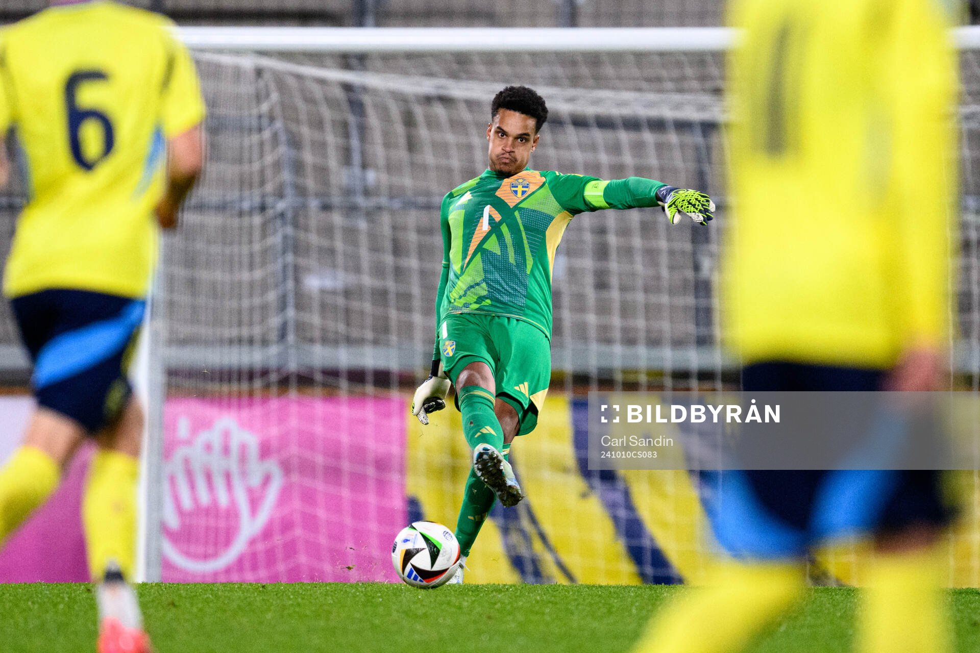 goalkeeper Oliver Dovin of Sweden