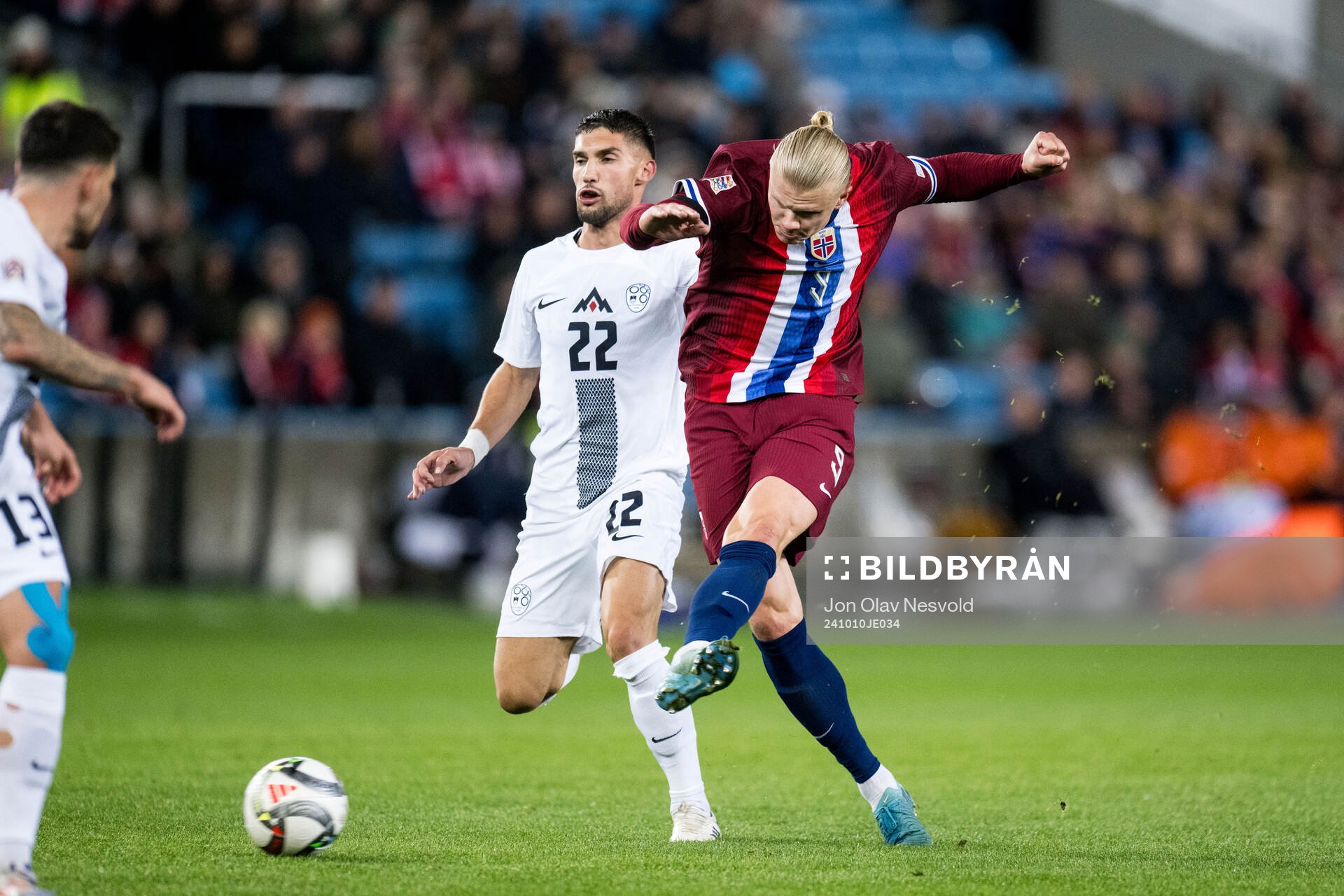 Adam Gnezda Cerin of Slovenia and Erling Braut Haaland of